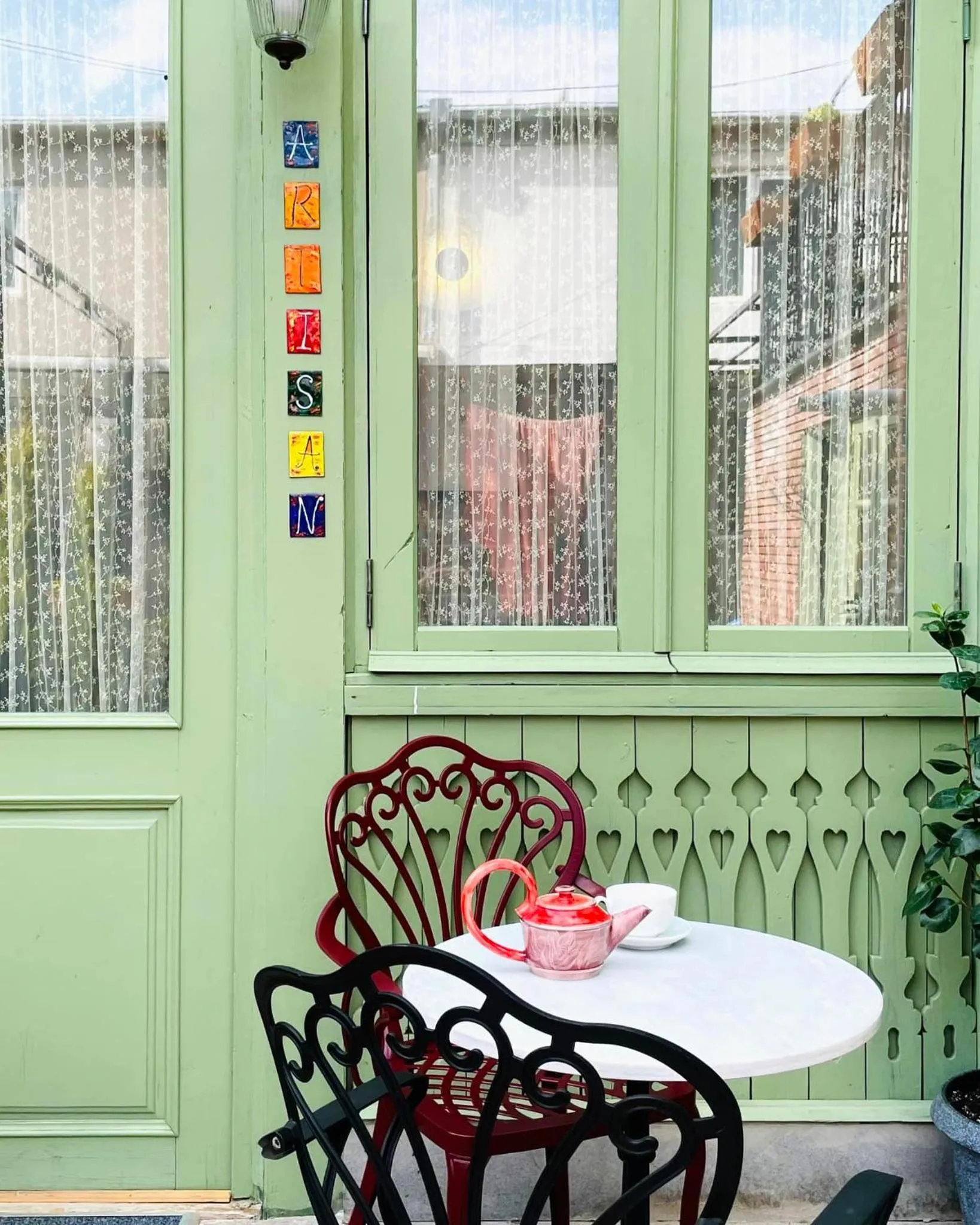 Restaurant/places to eat in Artisan Boutique Hotel & Gallery