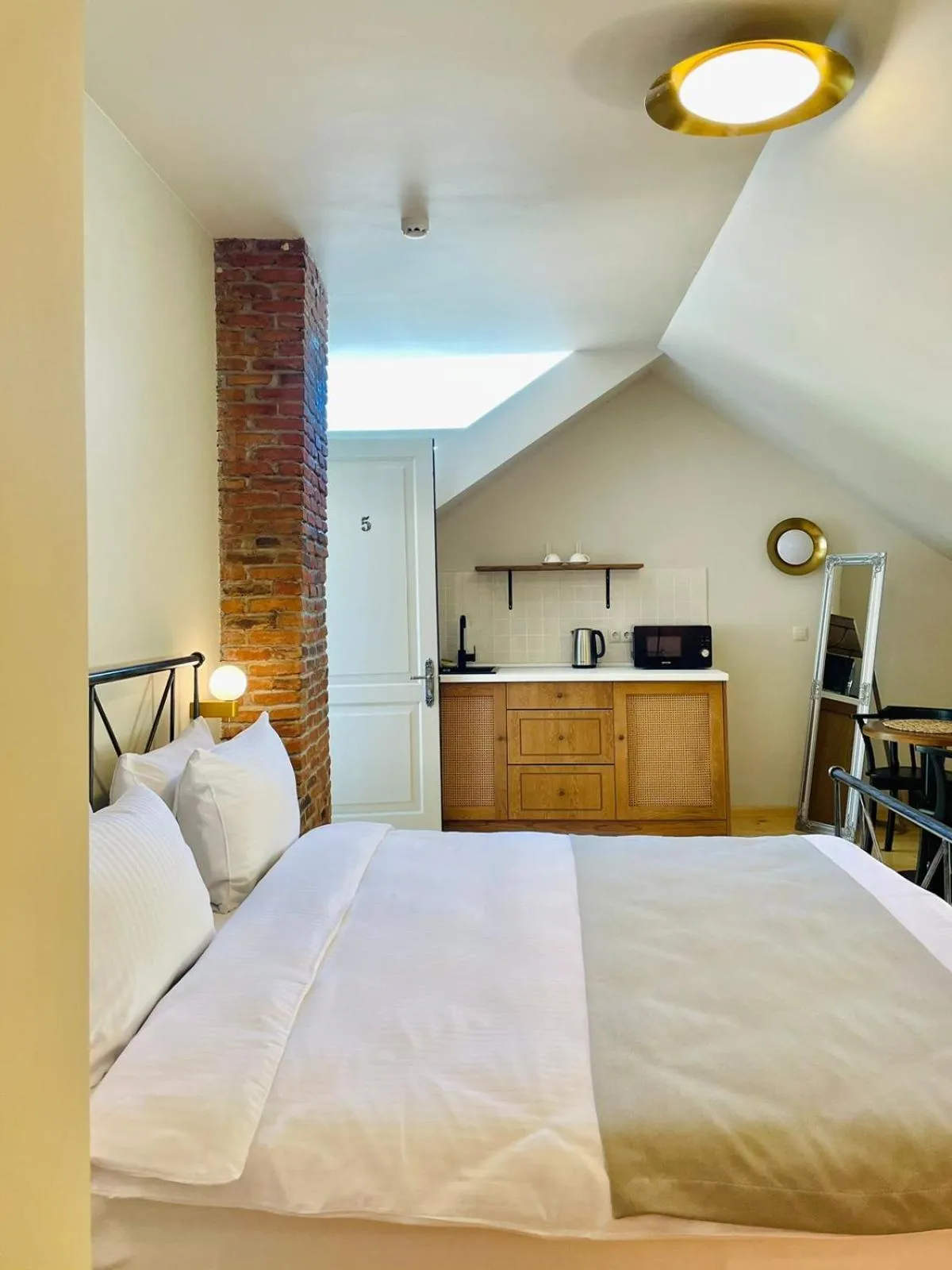 Bed in Artisan Boutique Hotel & Gallery