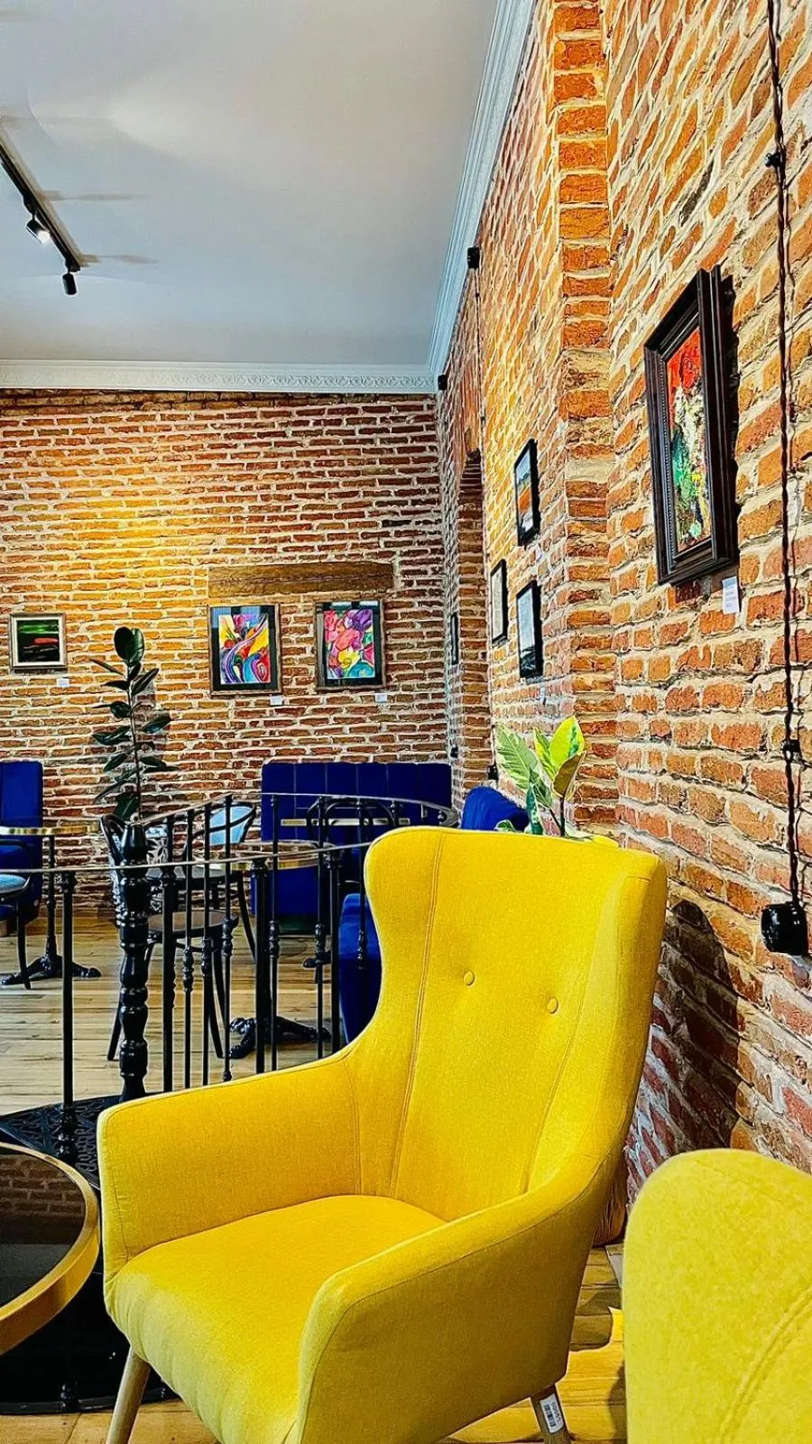 Lobby or reception in Artisan Boutique Hotel & Gallery