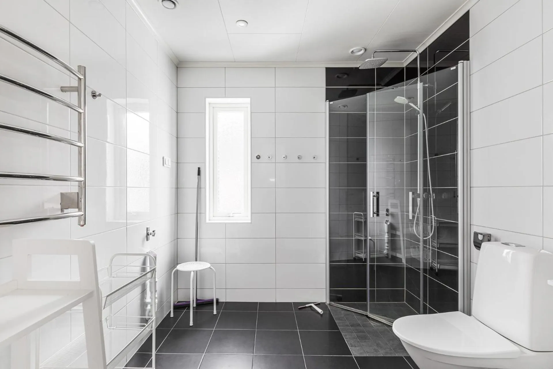 Shower in Parkstigens Lägenheter