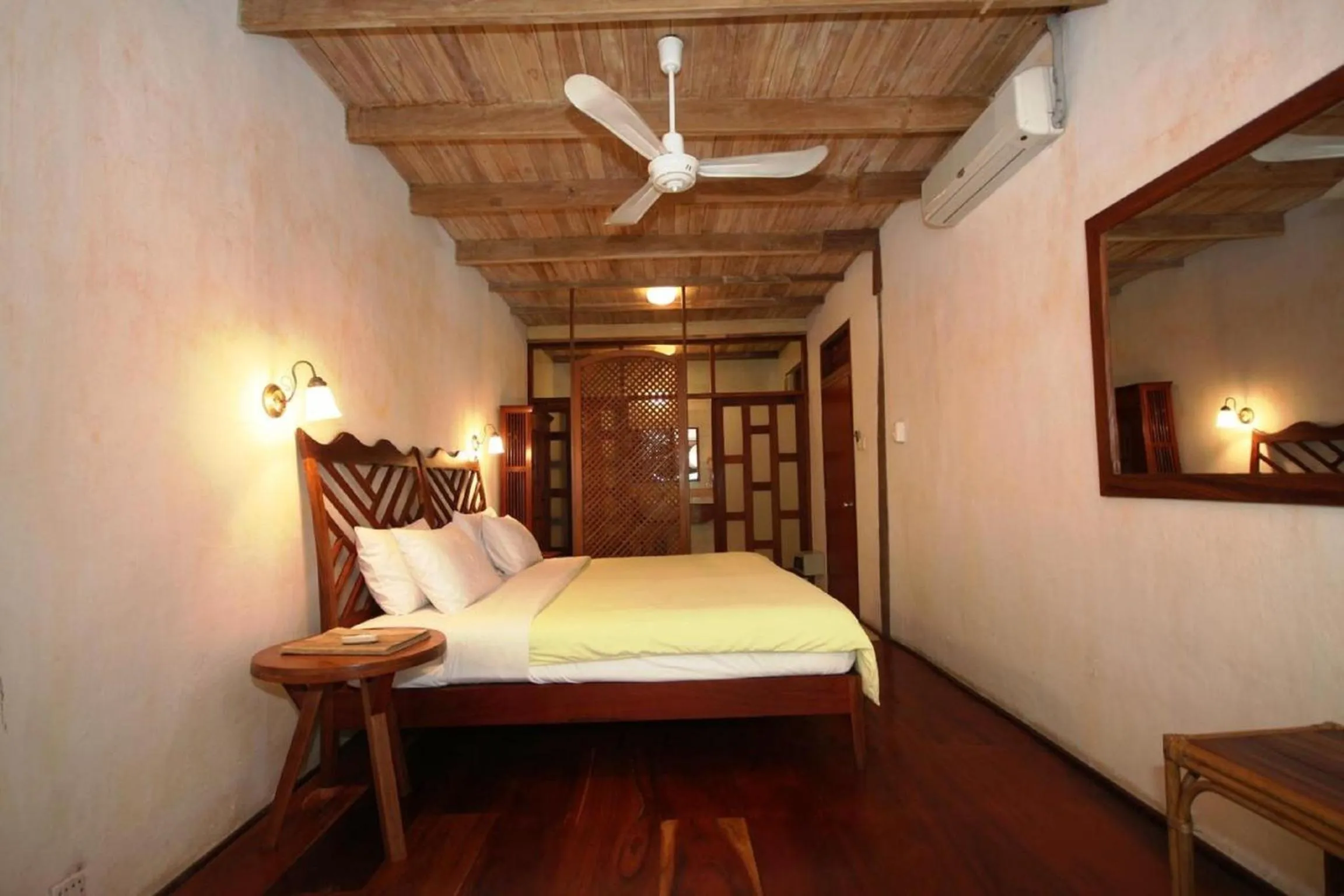 Bed in Sala Prabang Hotel