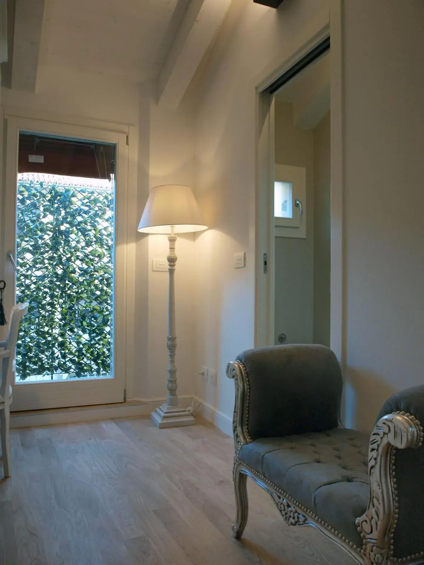Double or Twin Room with Balcony in Cosmopolitan Central Rooms Double or Twin Room with Balcony in Cosmopolitan Central Rooms