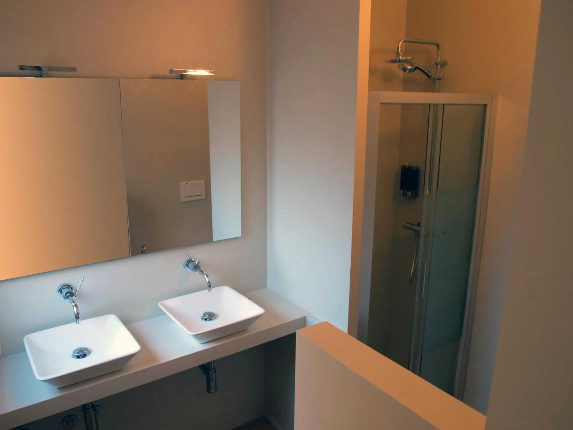 Bathroom in Cosmopolitan Central Rooms