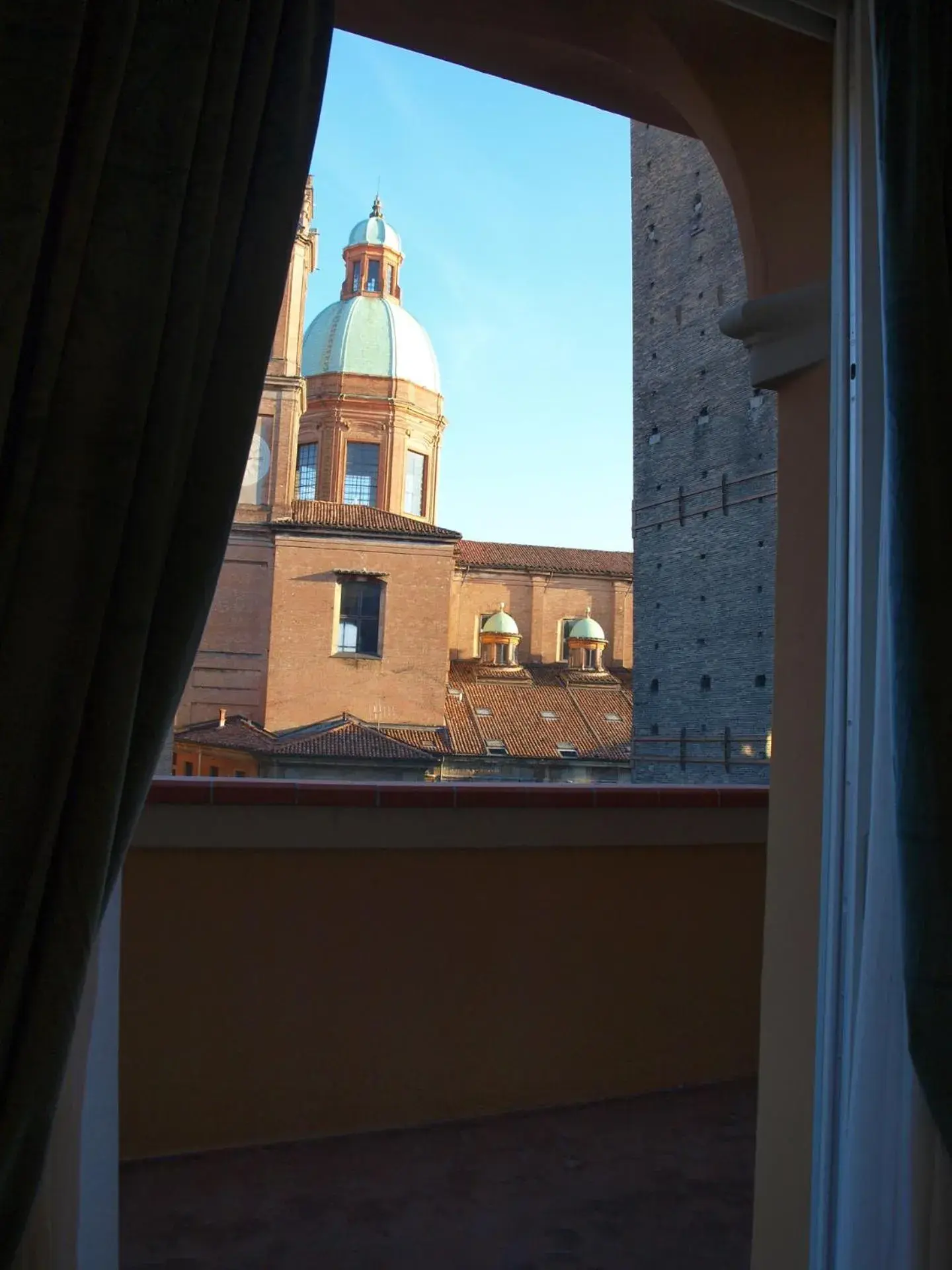 Deluxe Double Room with Balcony in Cosmopolitan Central Rooms Deluxe Double Room with Balcony in Cosmopolitan Central Rooms