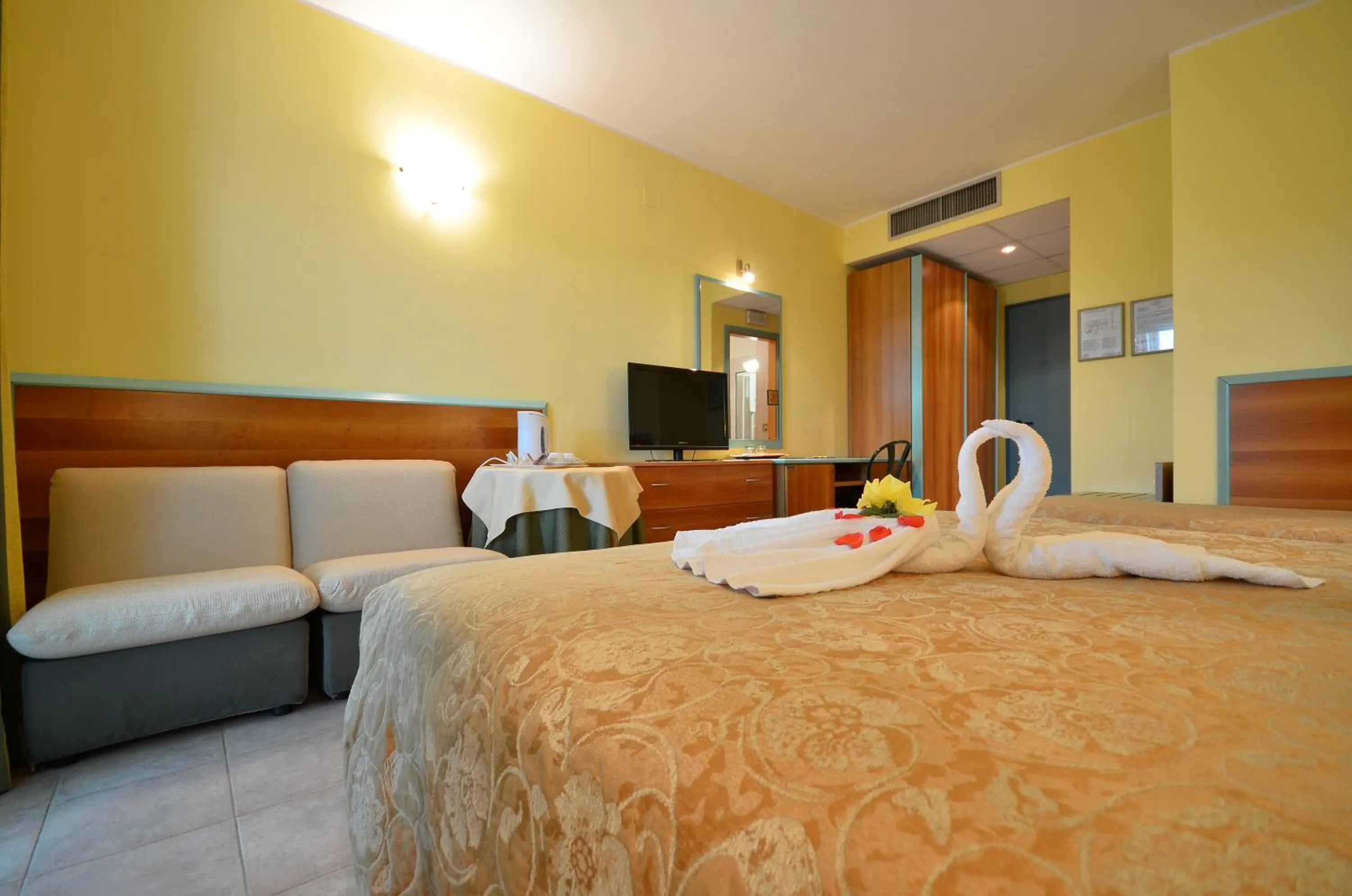 Bedroom, Bed in Hotel Parco degli Ulivi