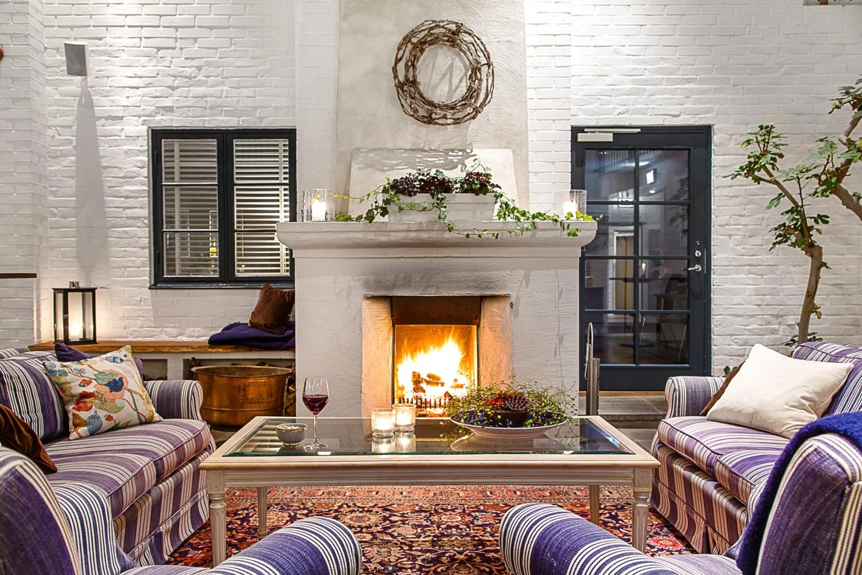 Communal lounge/ TV room in Hotell Gässlingen