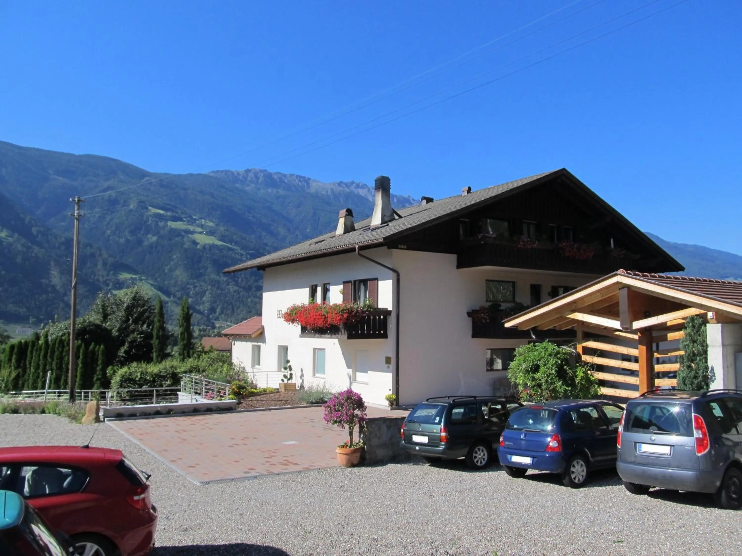 Property building in Garni Weghueb