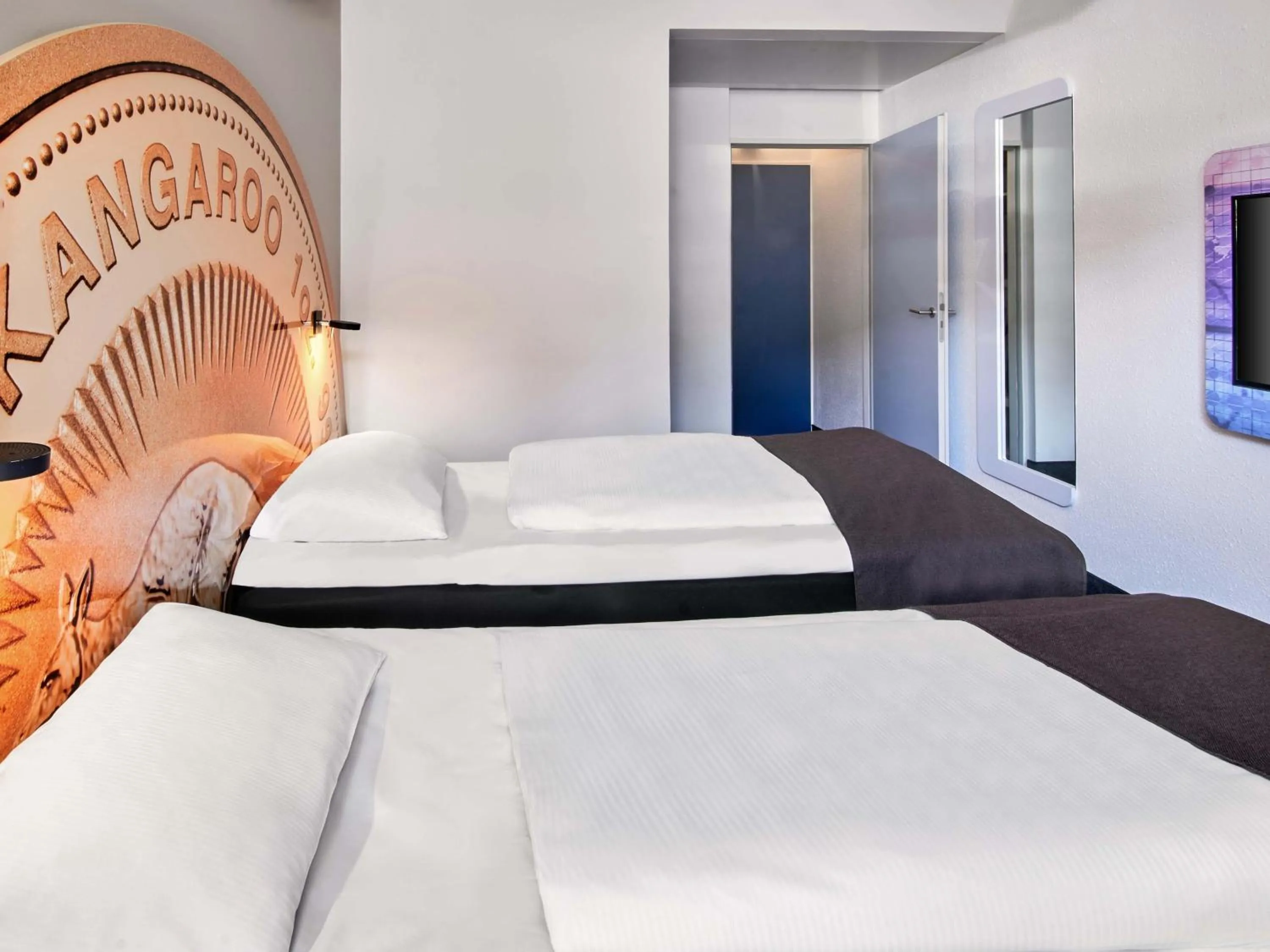 Photo of the whole room, Bed in B&B Hotel Offenbach-Kaiserlei