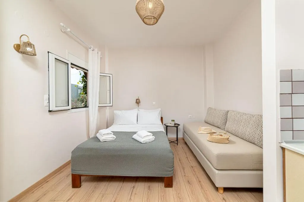 Photo of the whole room in Troulis Seaside