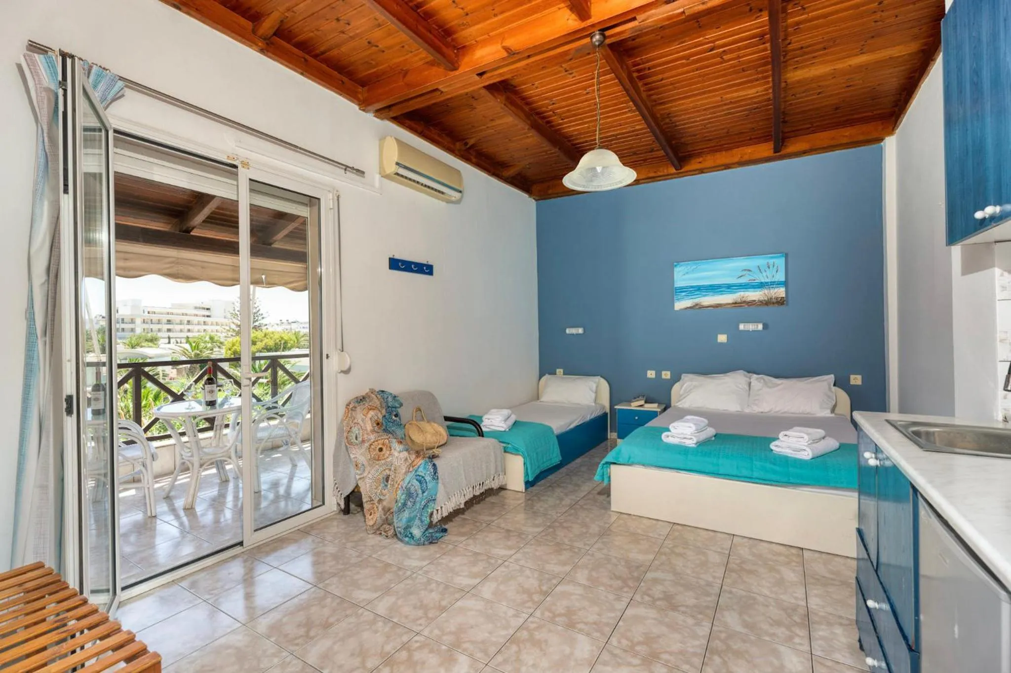 Photo of the whole room, Bed in Troulis Seaside