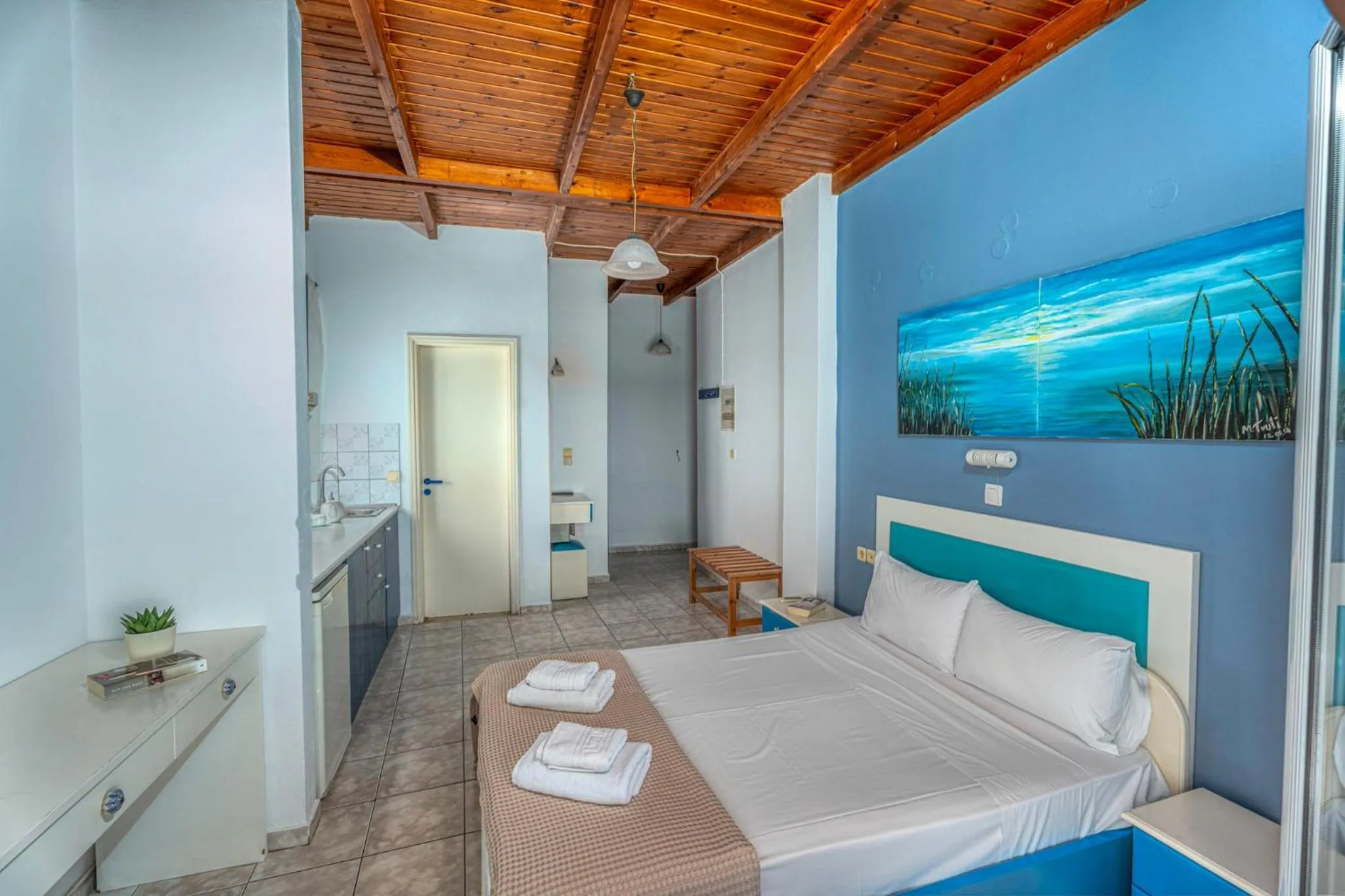 Photo of the whole room, Bed in Troulis Seaside