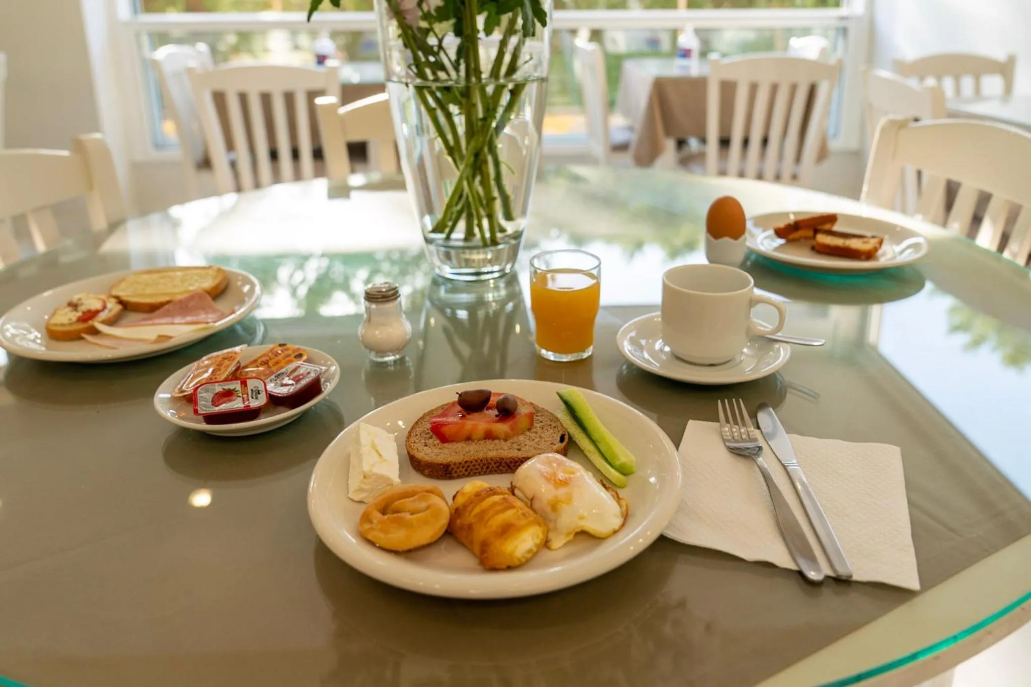 Breakfast in Troulis Seaside