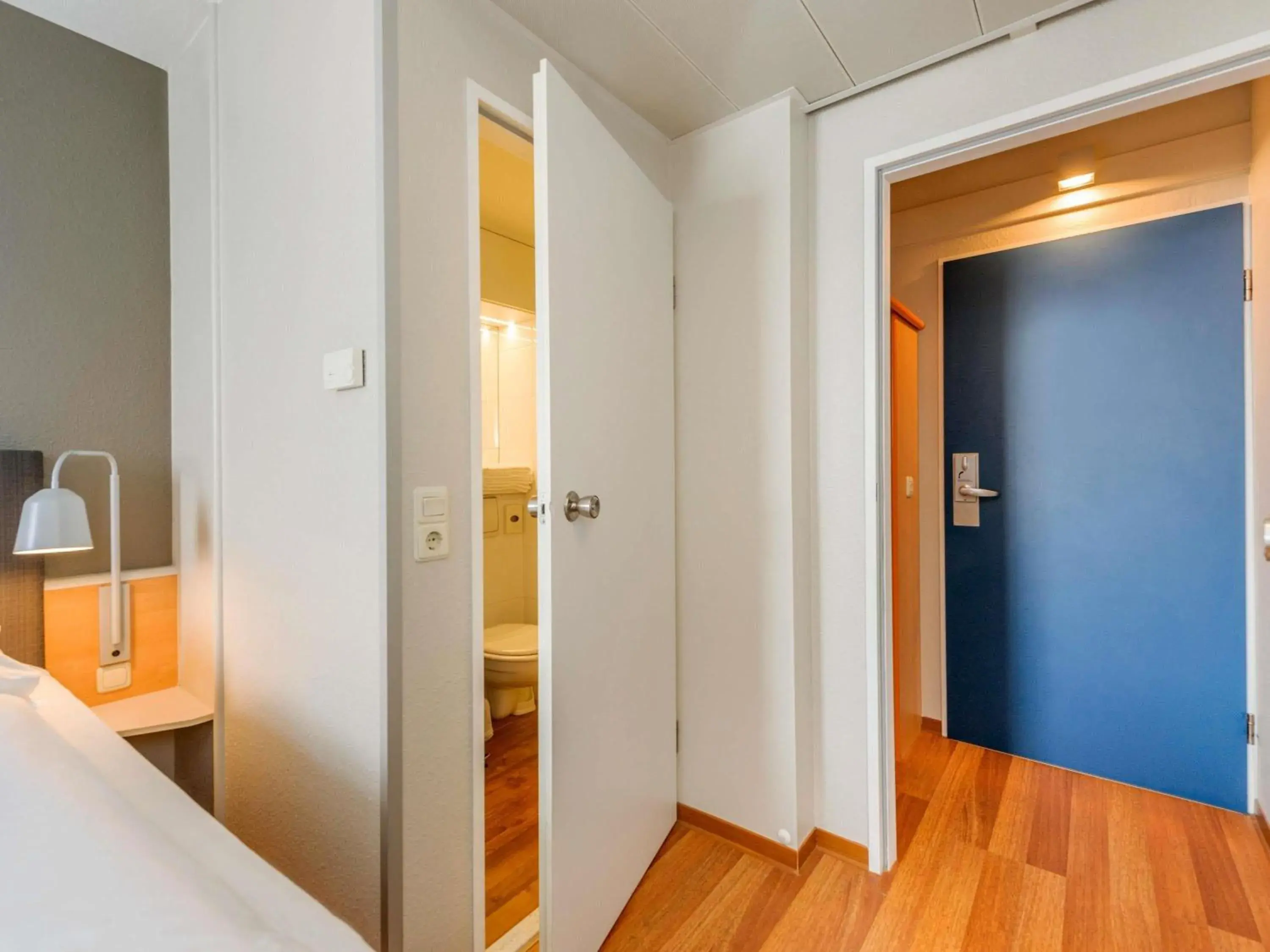 Bedroom, Bed in ibis Hotel Frankfurt Messe West Bedroom, Bed in ibis Hotel Frankfurt Messe West