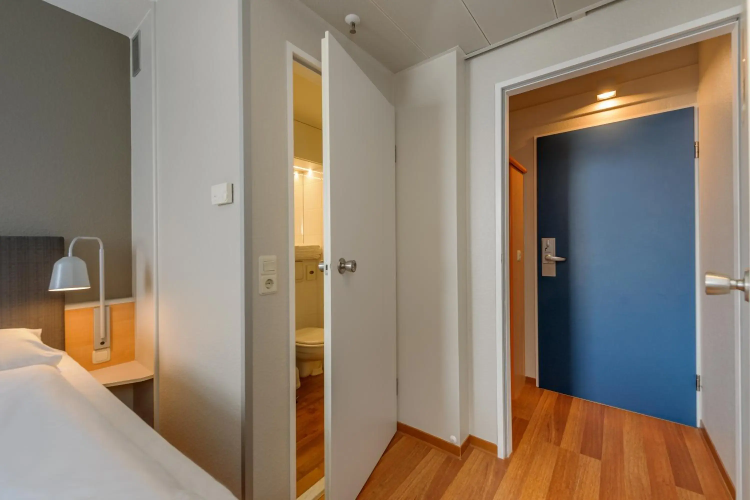 Bedroom, Bed in ibis Hotel Frankfurt Messe West Bedroom, Bed in ibis Hotel Frankfurt Messe West