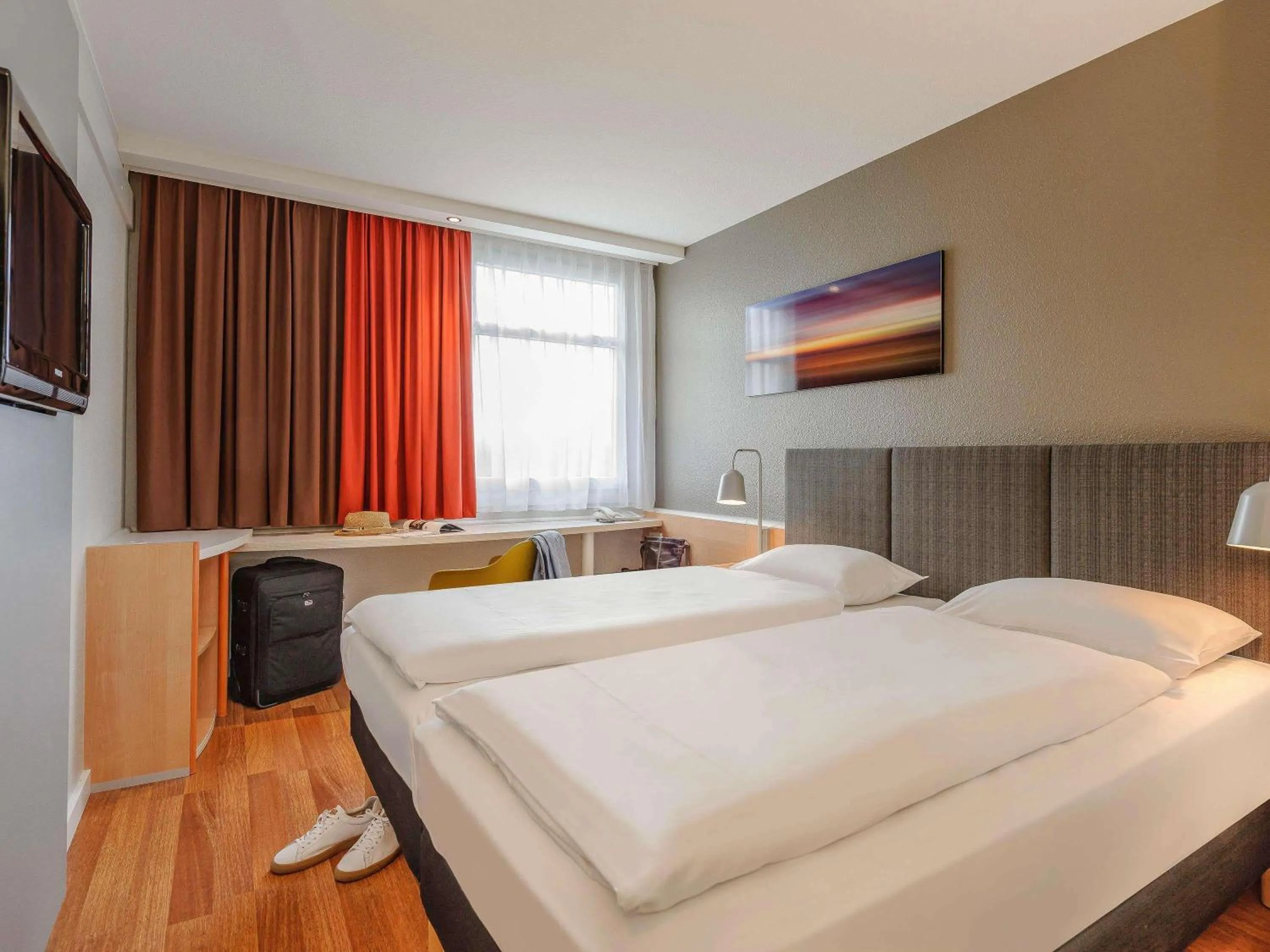 Bedroom, Bed in ibis Hotel Frankfurt Messe West