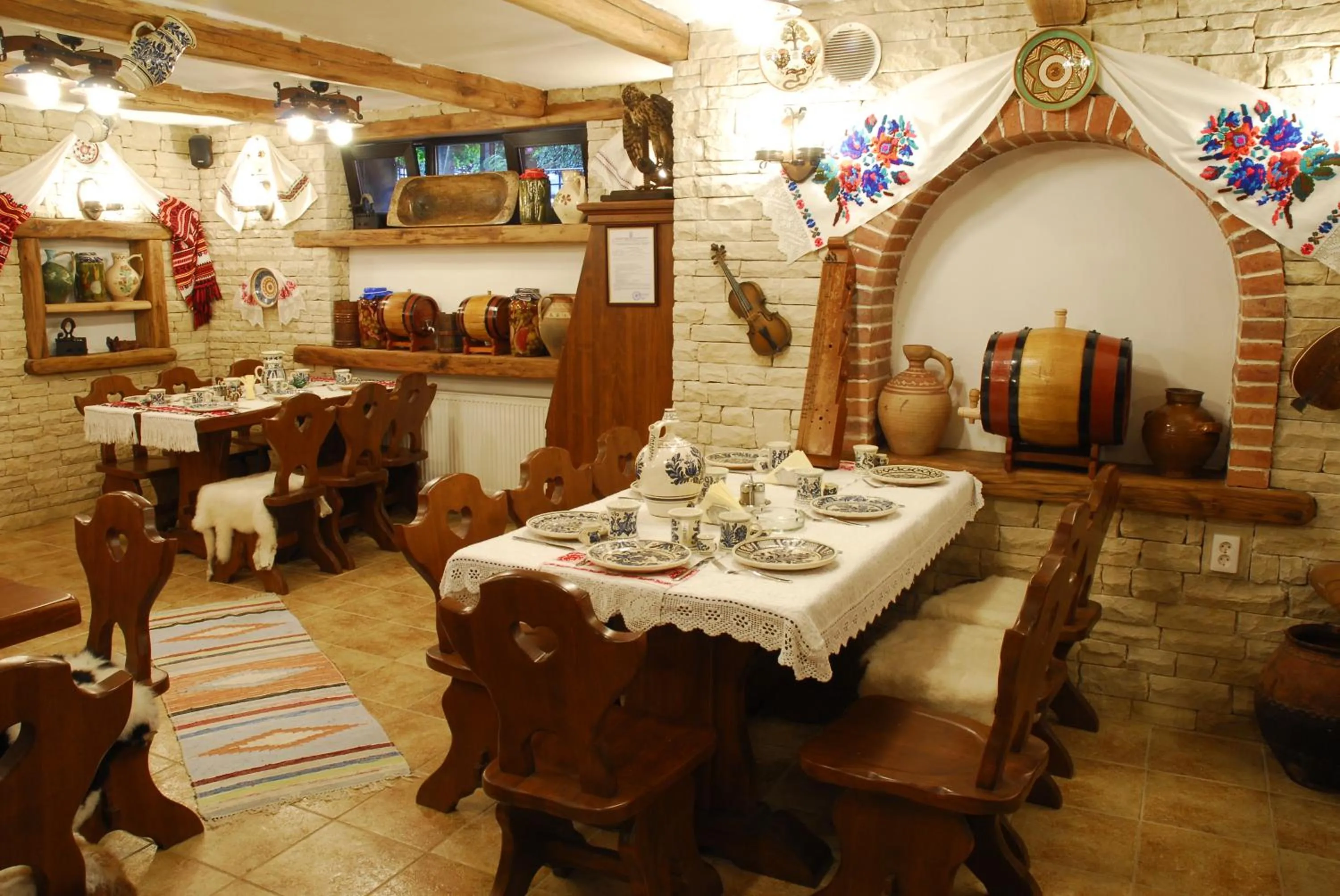 Restaurant/places to eat in Crama Haiducilor
