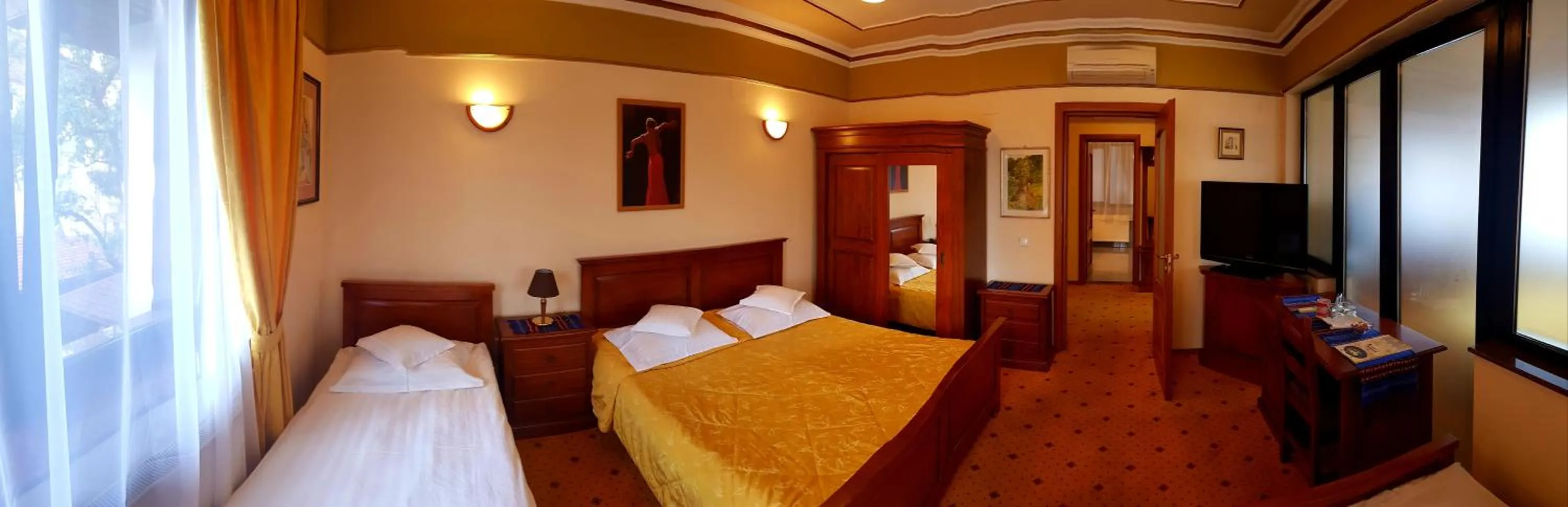 Photo of the whole room, Bed in Crama Haiducilor