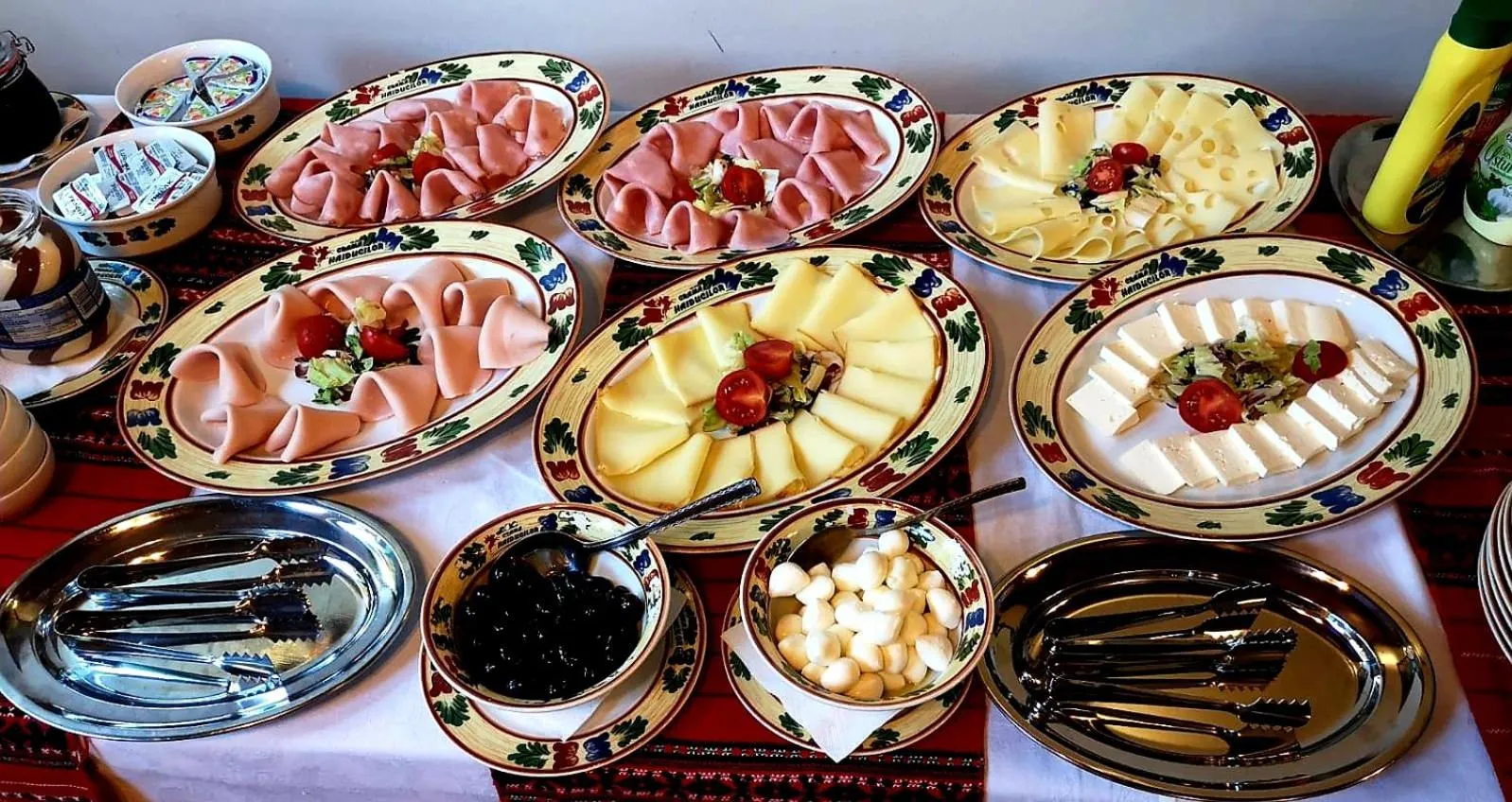 Food and drinks in Crama Haiducilor
