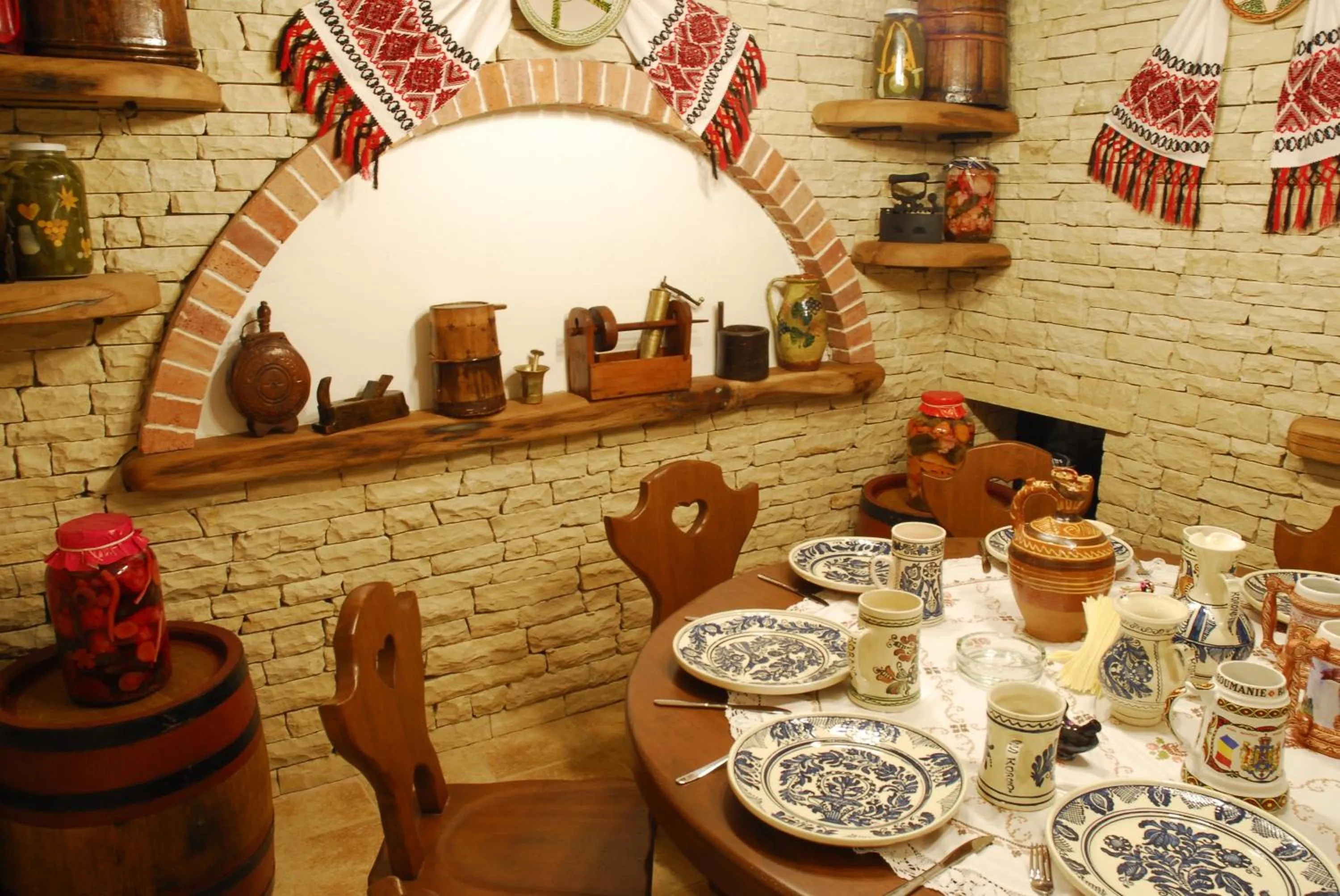 Restaurant/places to eat in Crama Haiducilor