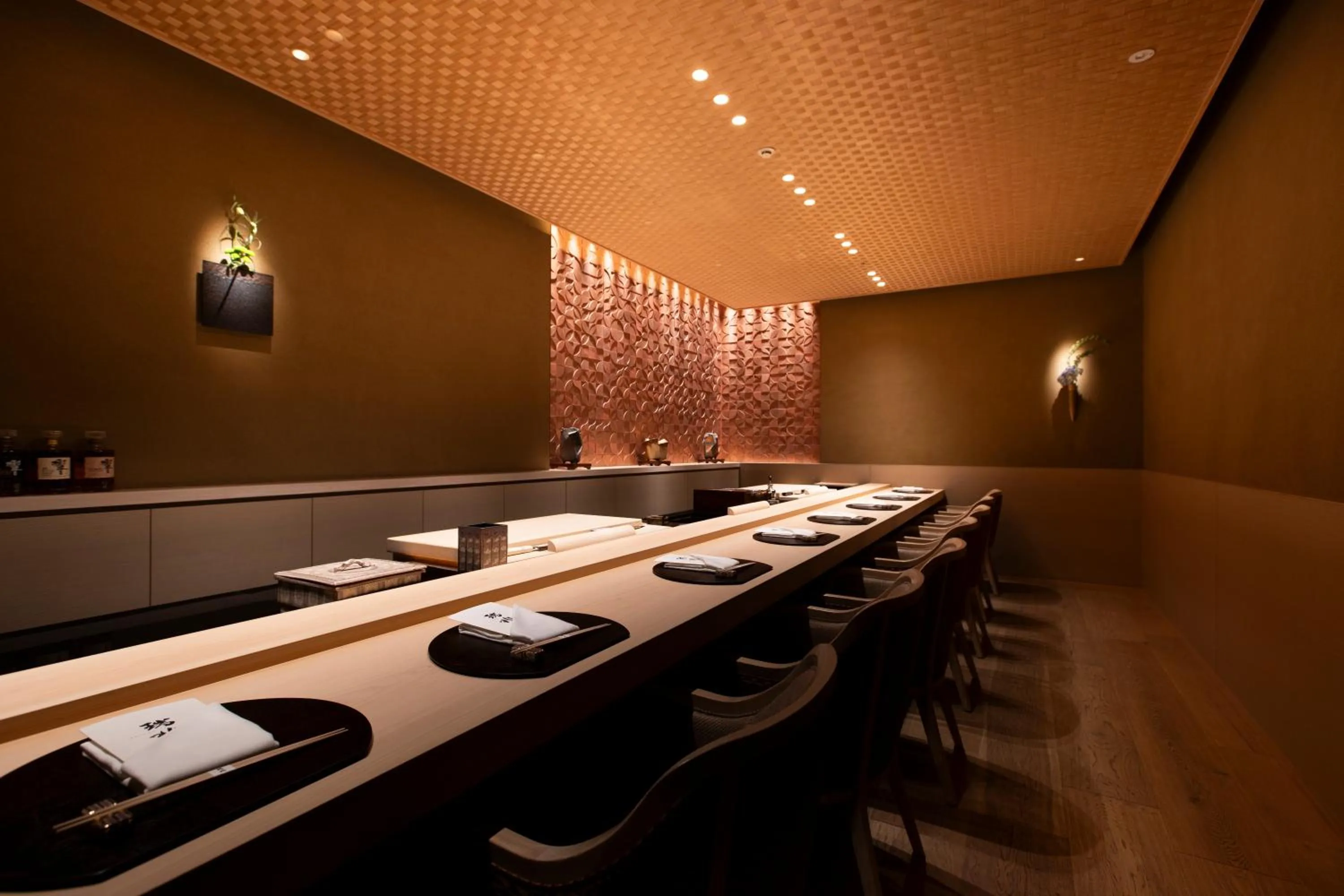 Restaurant/places to eat in The Peninsula Tokyo