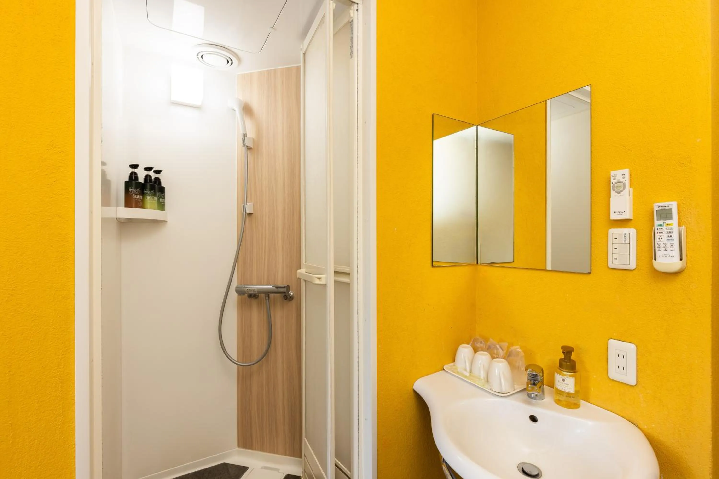 Shower in Select Inn Numazu