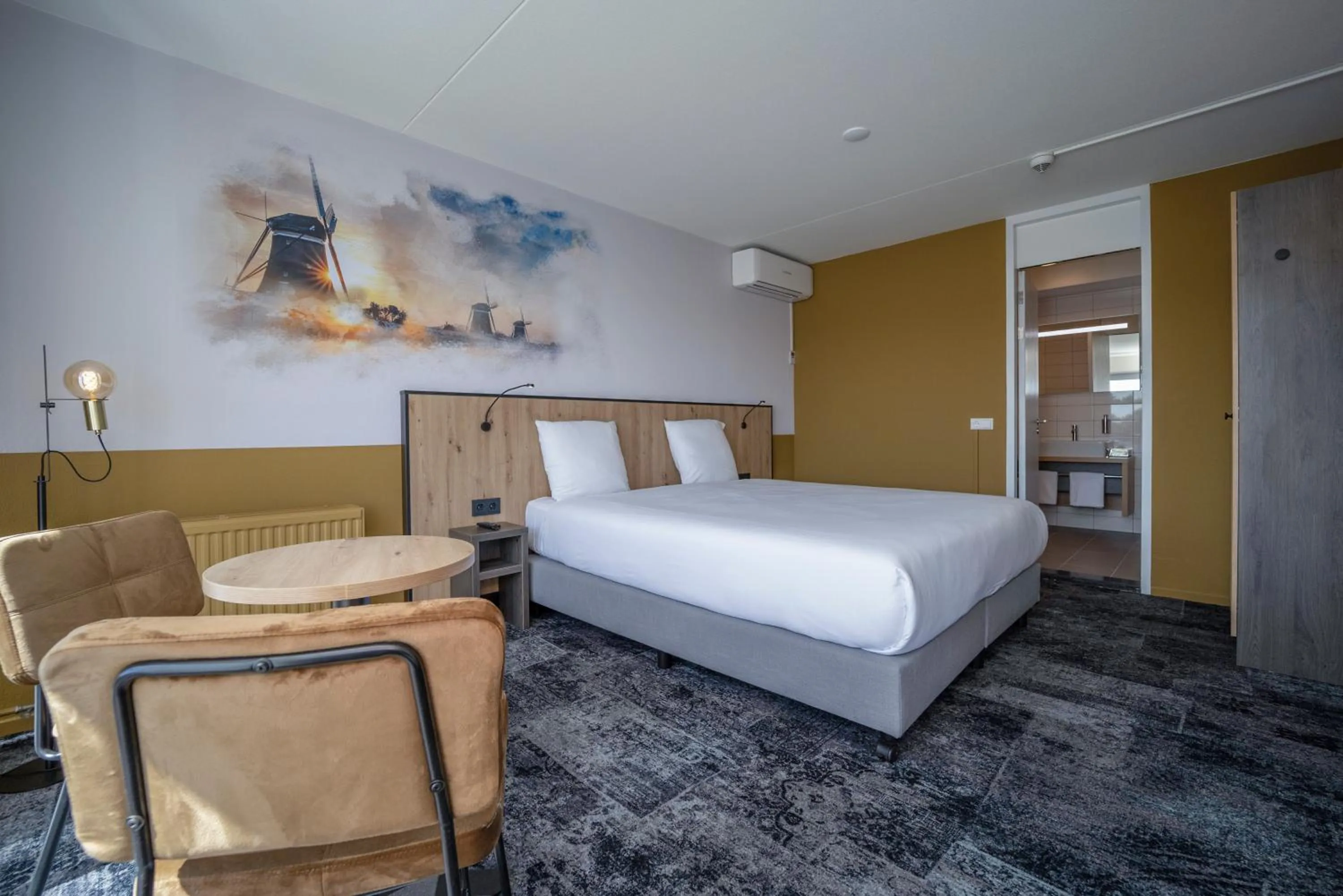 Photo of the whole room, Bed in Fletcher Hotel-Restaurant Leidschendam – Den Haag