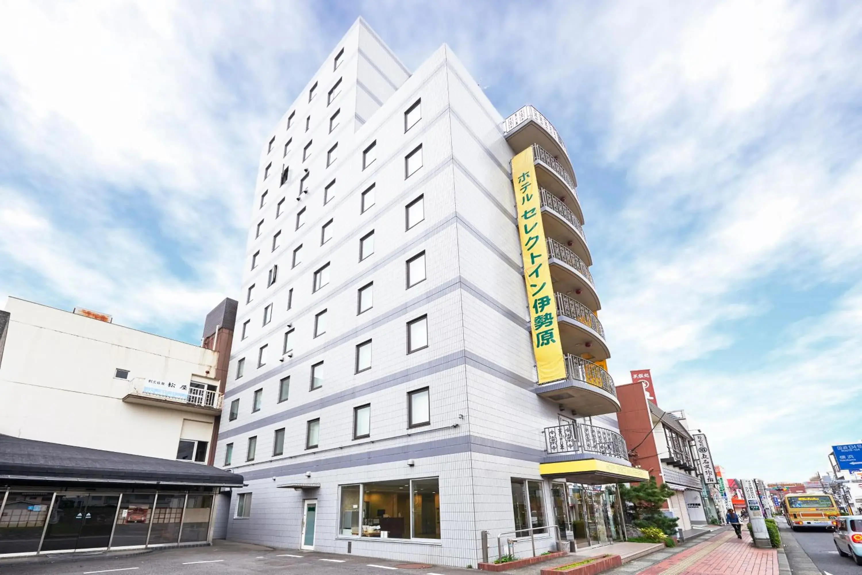 Property building in Hotel Select Inn Isehara Property building in Hotel Select Inn Isehara
