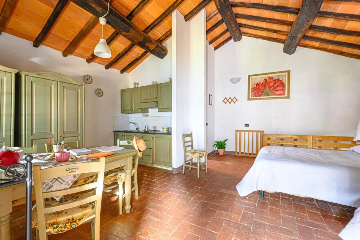 Dining area, Bed in Agriturismo Pian di Fiume