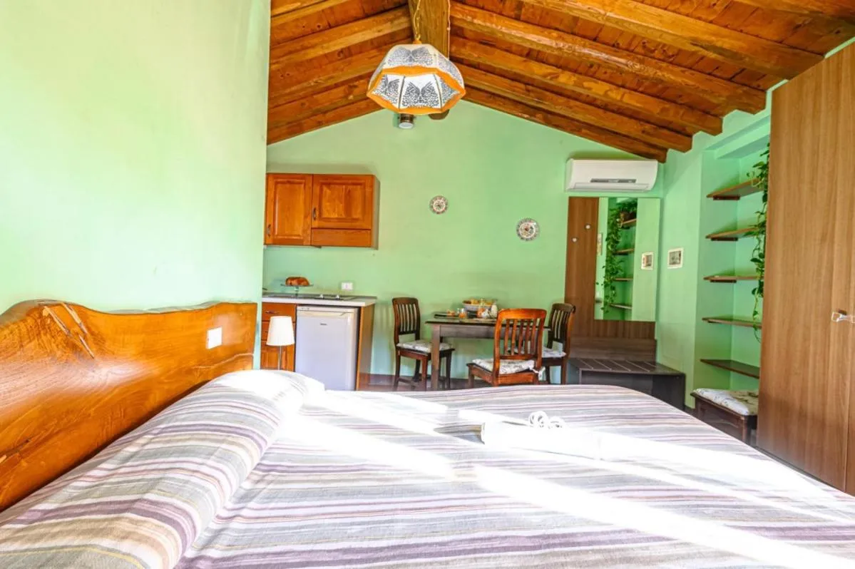 Bed in Agriturismo Pian di Fiume