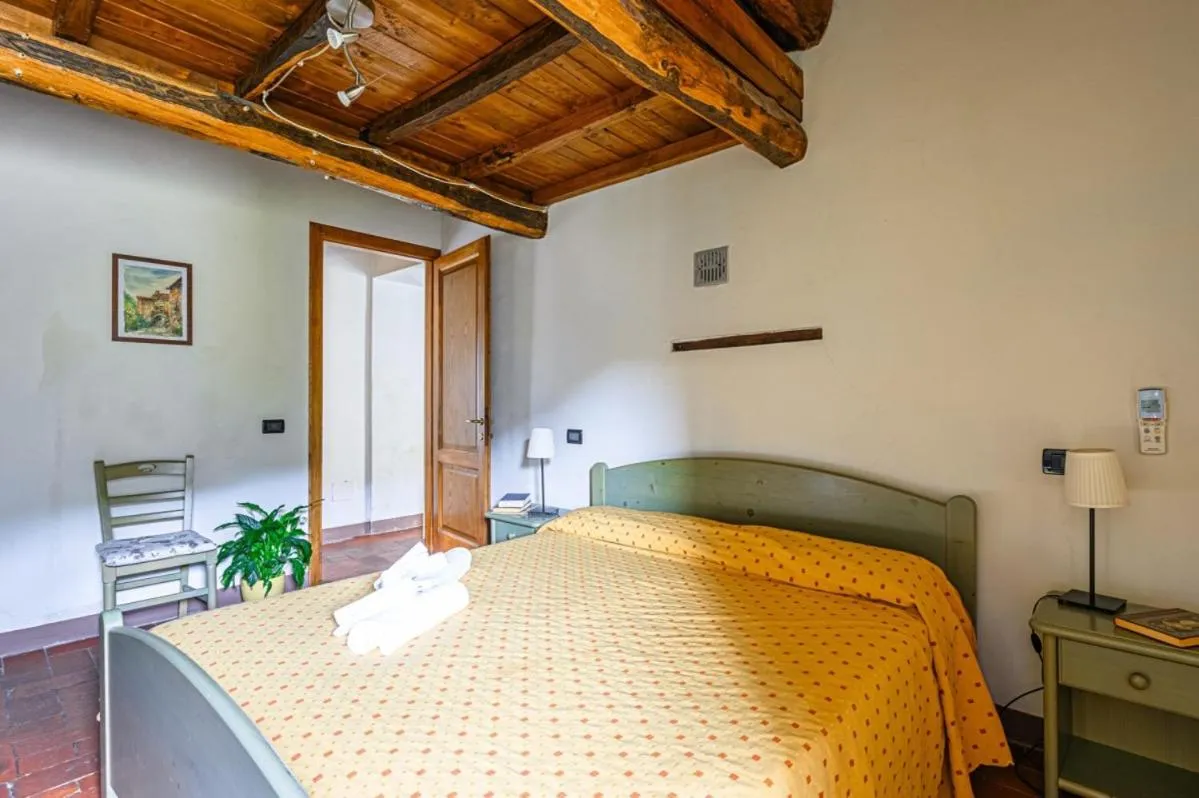 Bed in Agriturismo Pian di Fiume