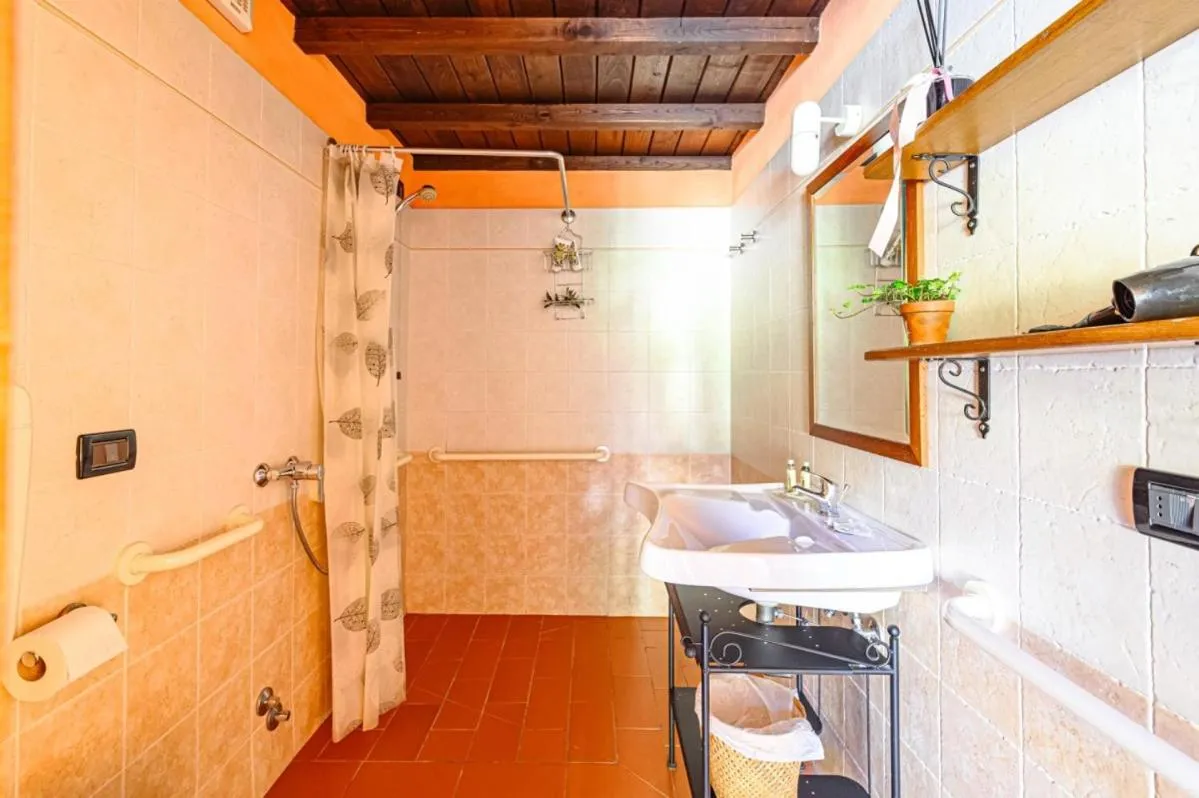 Bathroom in Agriturismo Pian di Fiume