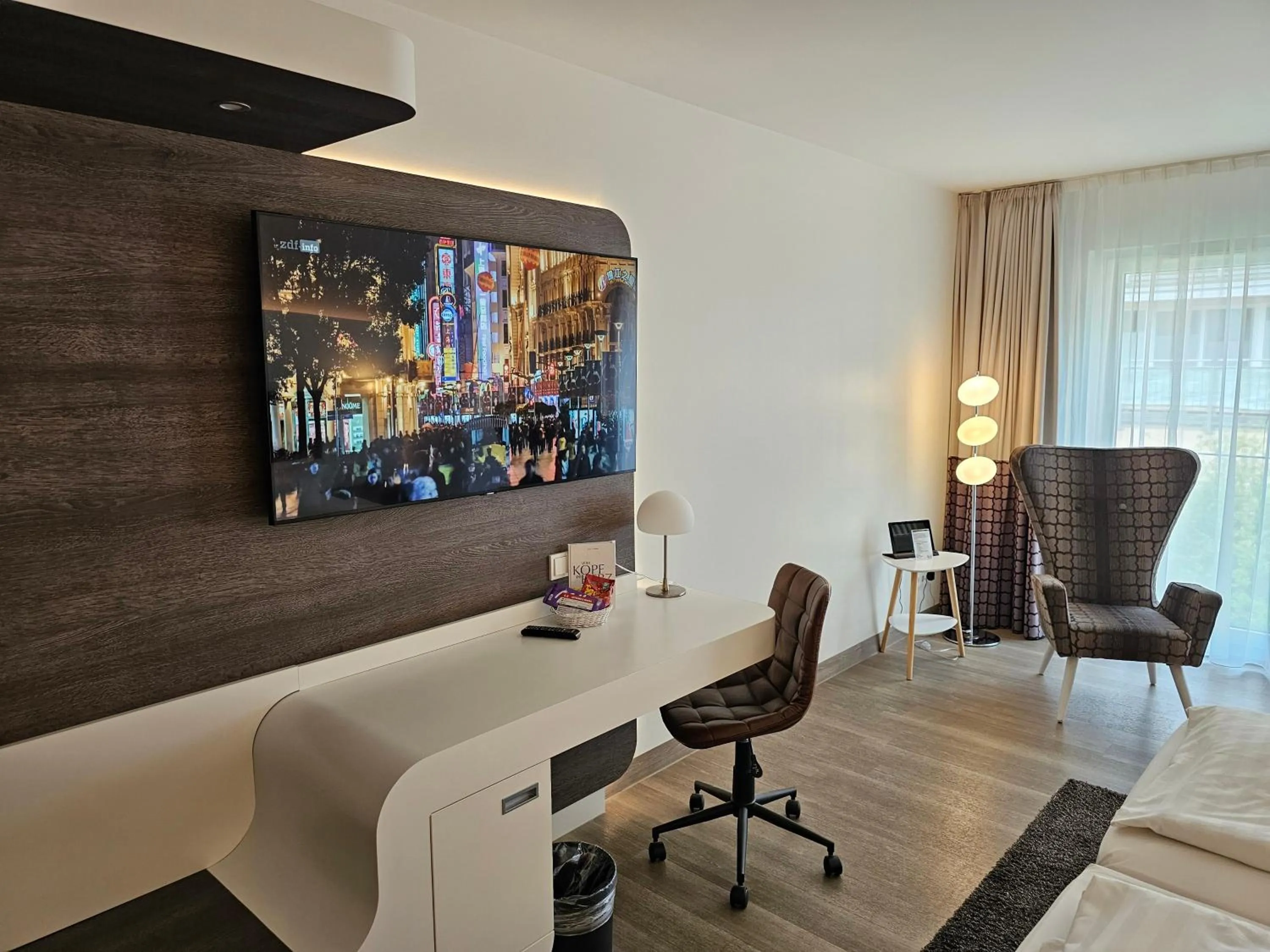 TV and multimedia in Hotel Am Kaisersaal