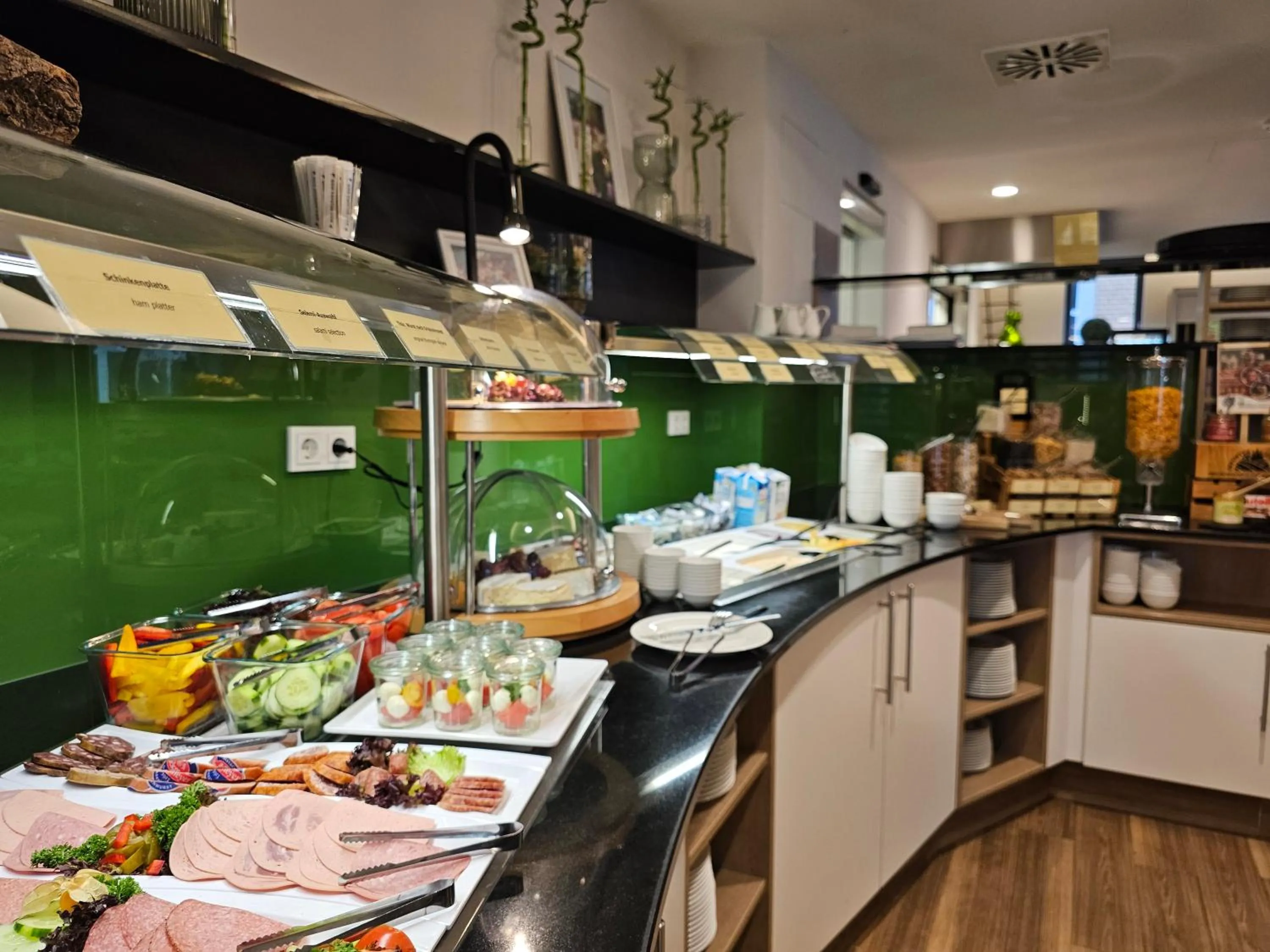 Buffet breakfast in Hotel Am Kaisersaal