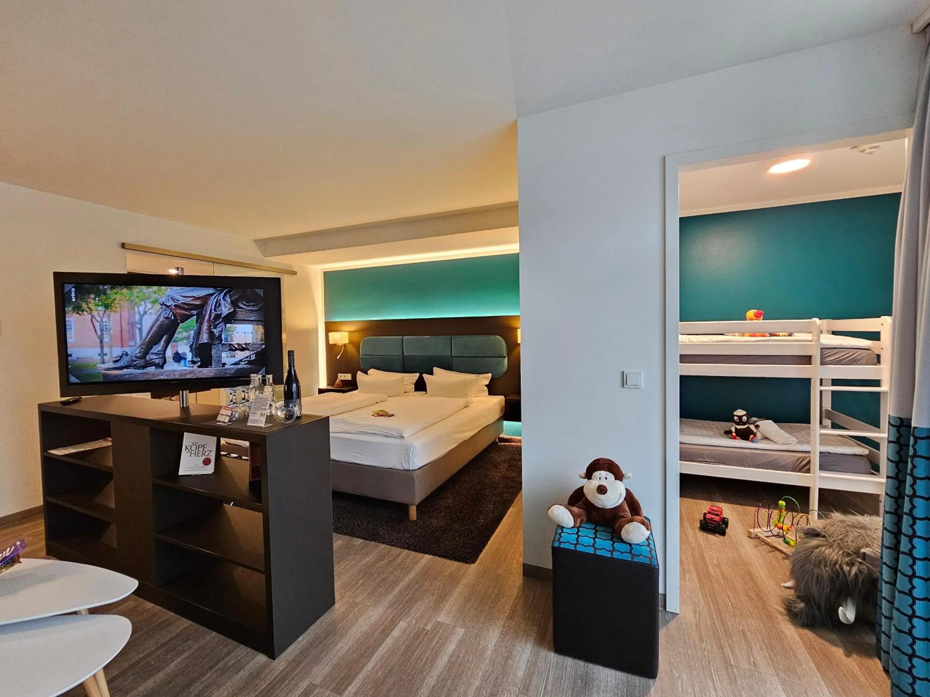 Photo of the whole room, Bed in Hotel Am Kaisersaal