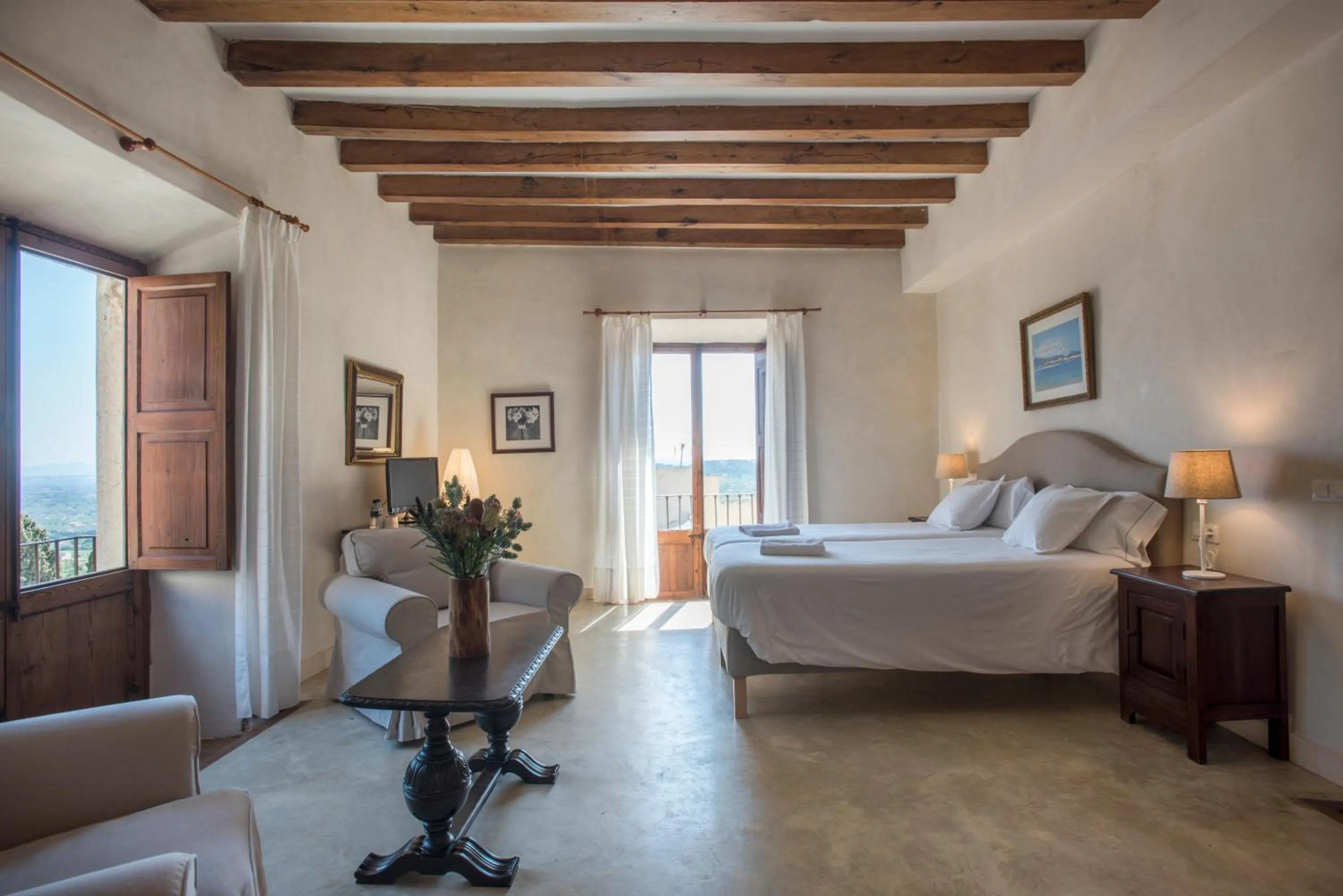 Bathroom, Bed in Sa Bisbal - Turismo de interior