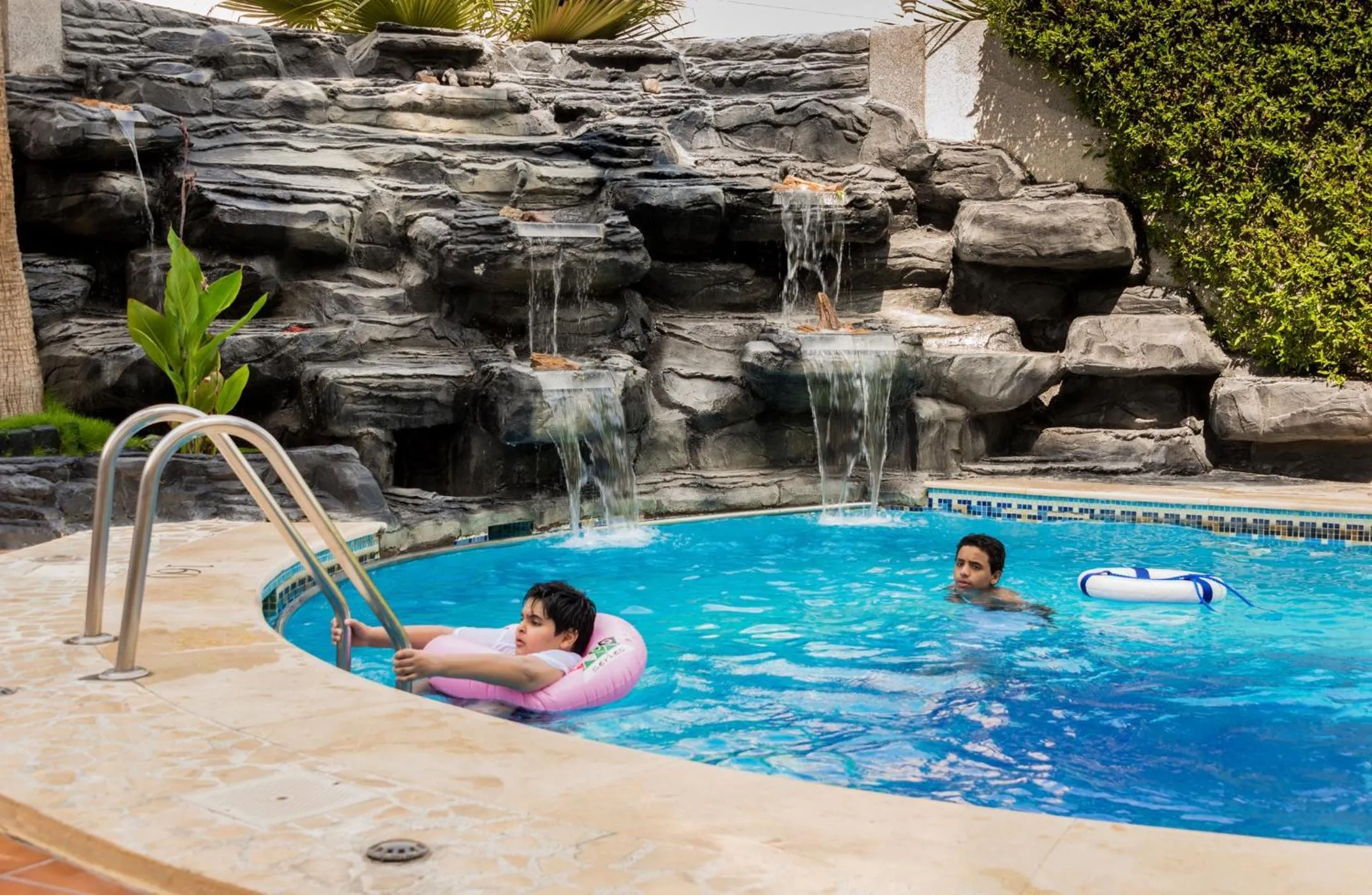 Swimming pool in Boudl Al Shatea