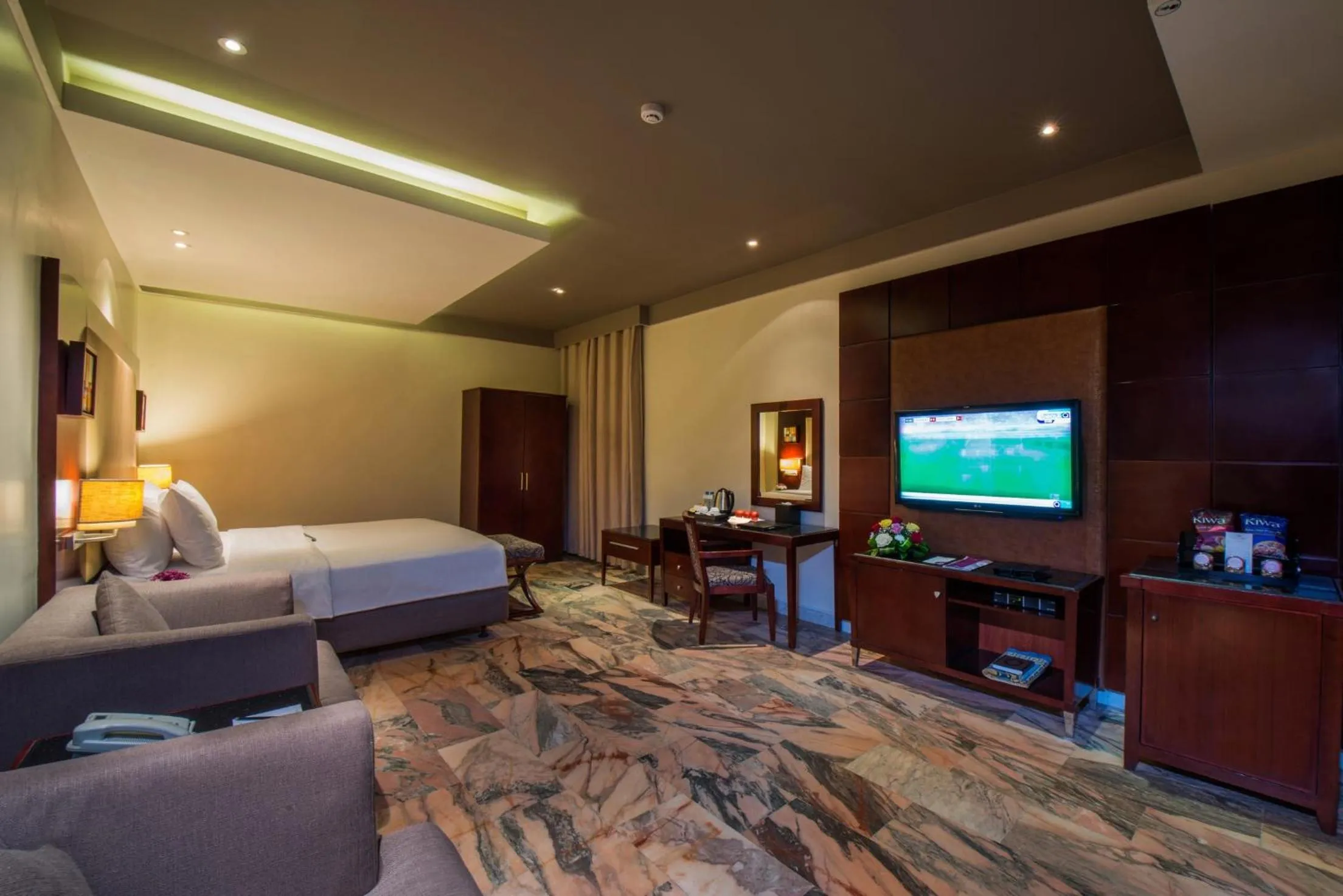 Photo of the whole room, Bed in Boudl Al Shatea