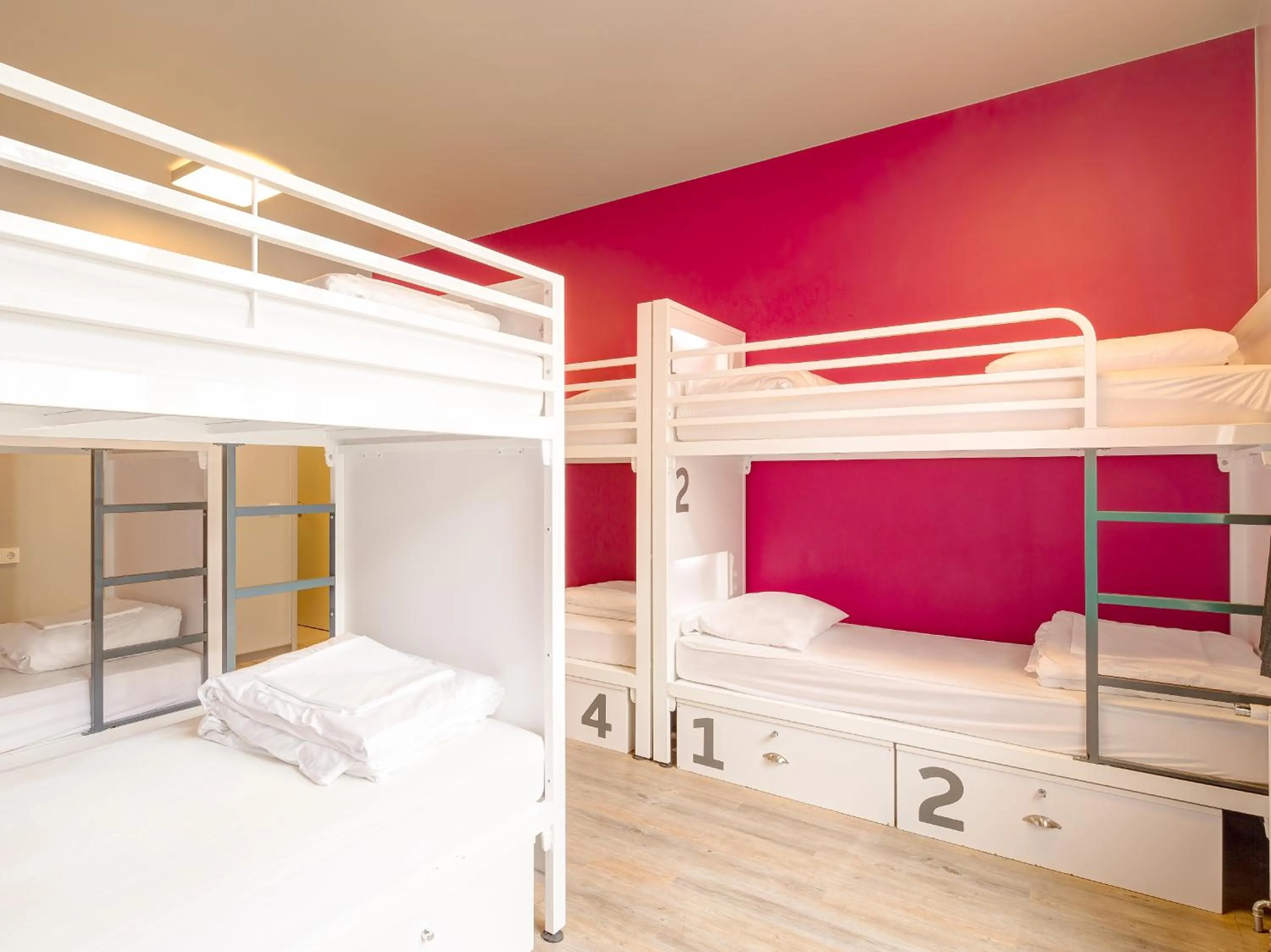 bunk bed, Bed in Generator Berlin Mitte