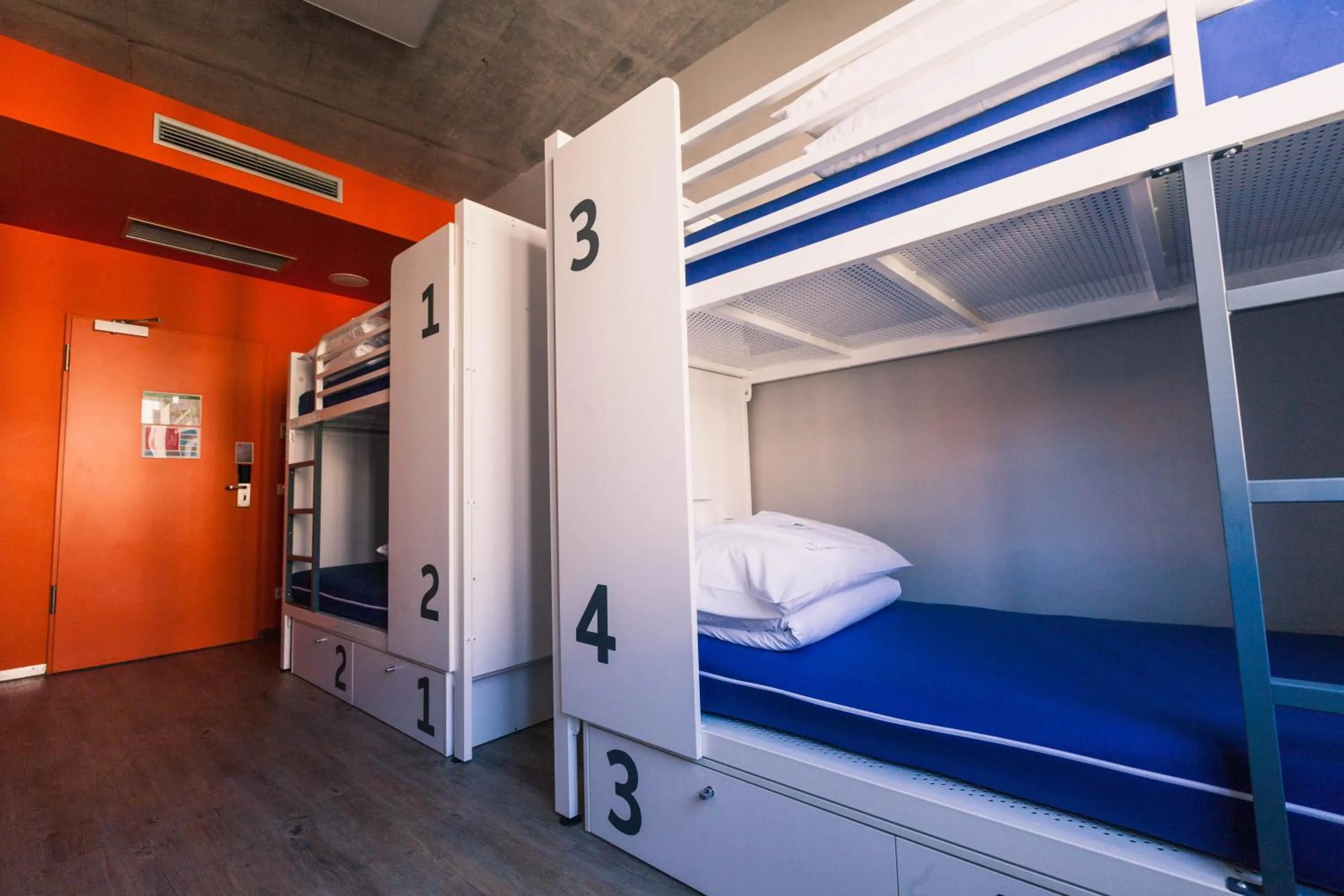 Bedroom, Bed in Generator Berlin Mitte