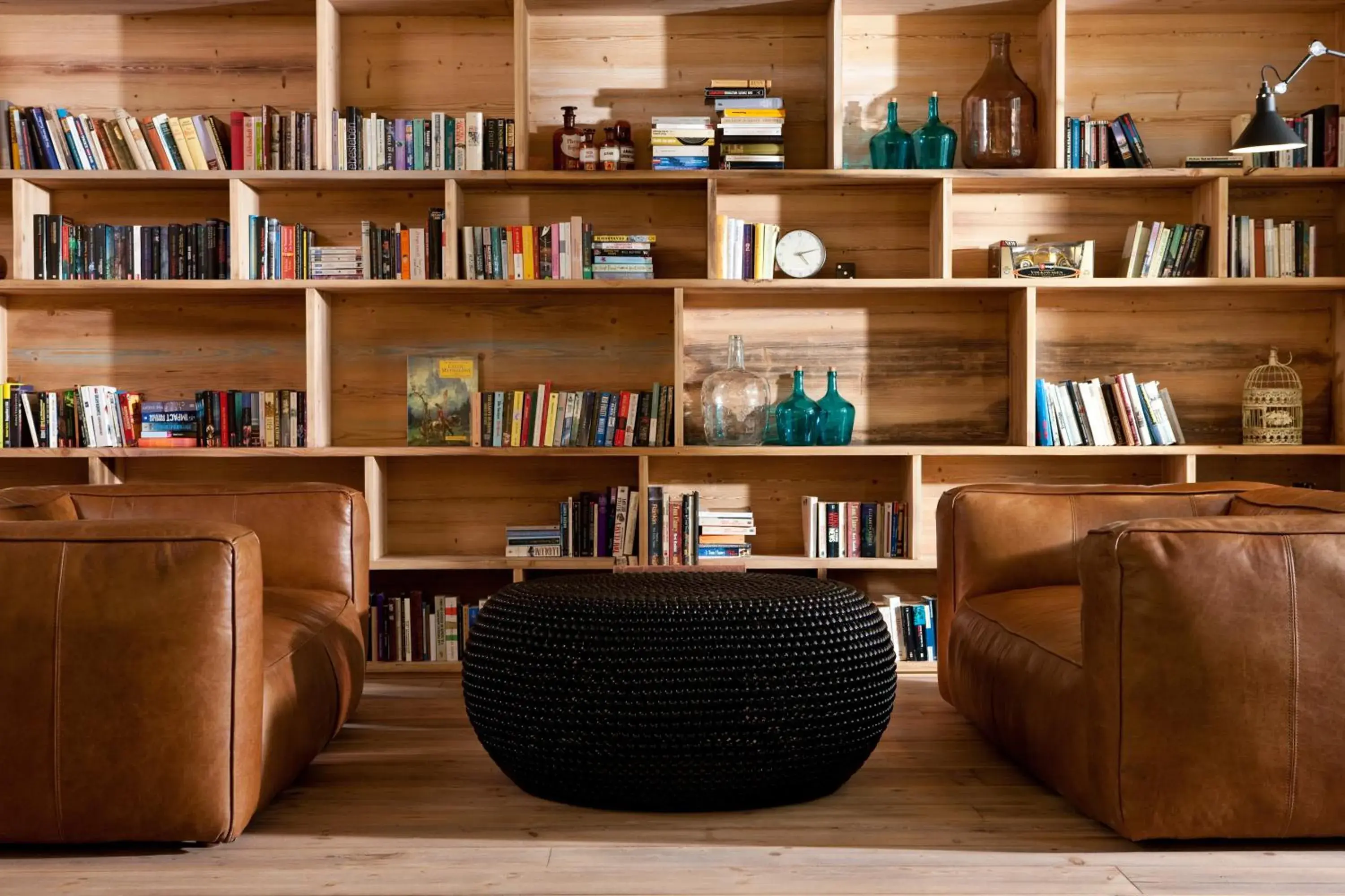 Library in Generator Berlin Mitte Library in Generator Berlin Mitte