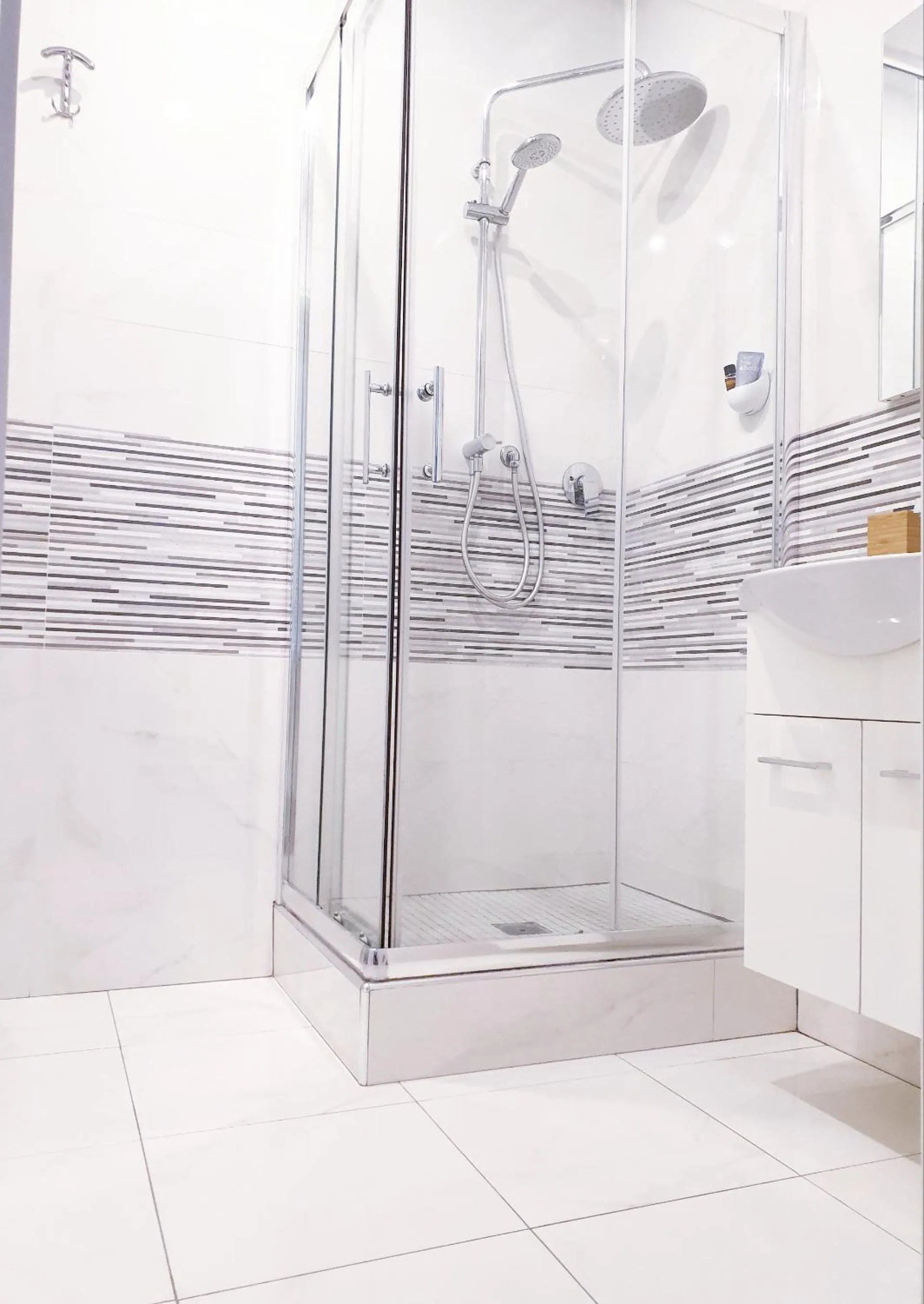 Bathroom in Pink Wolf