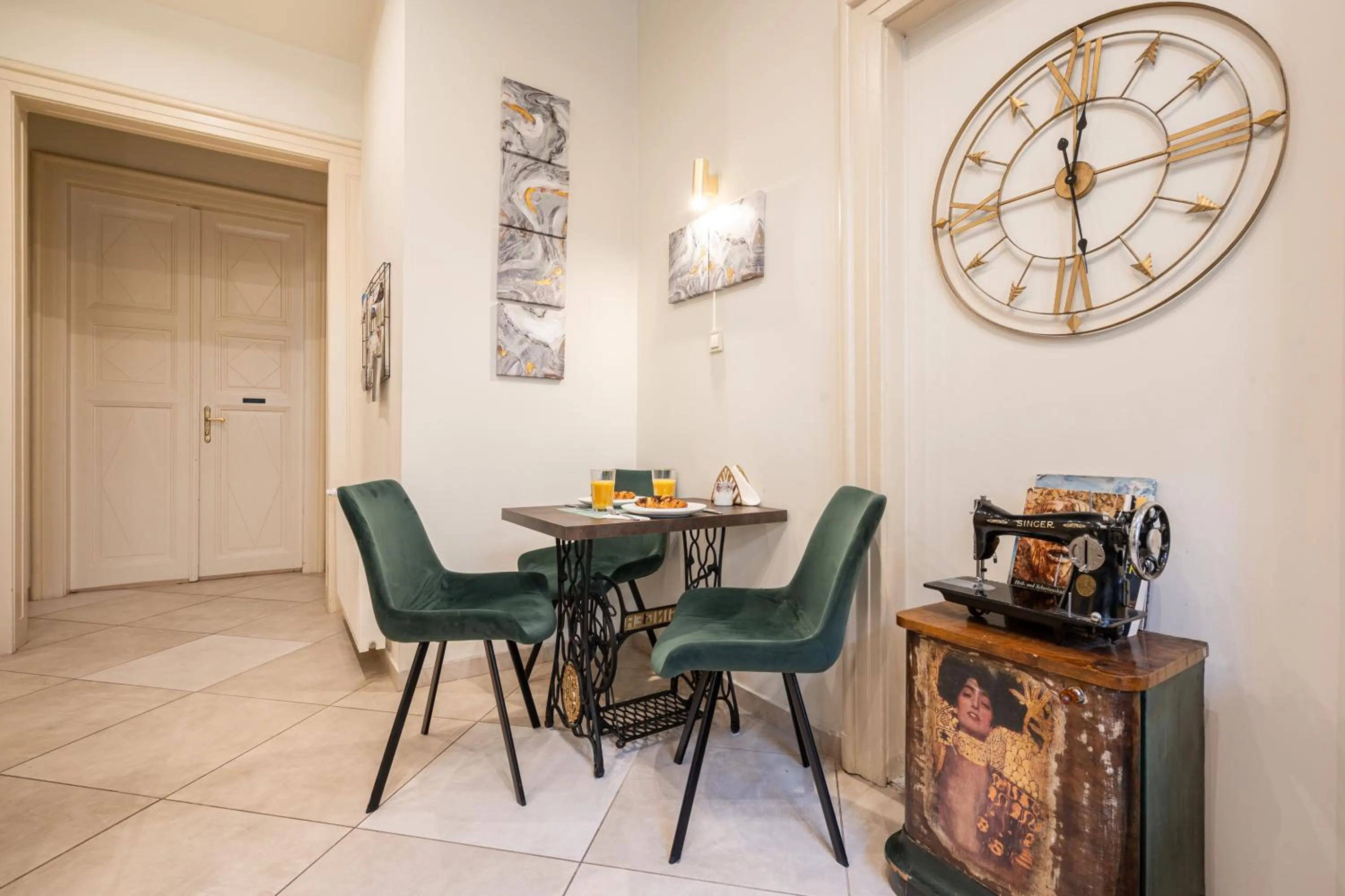 Communal kitchen in Park&Art Boutique Suites