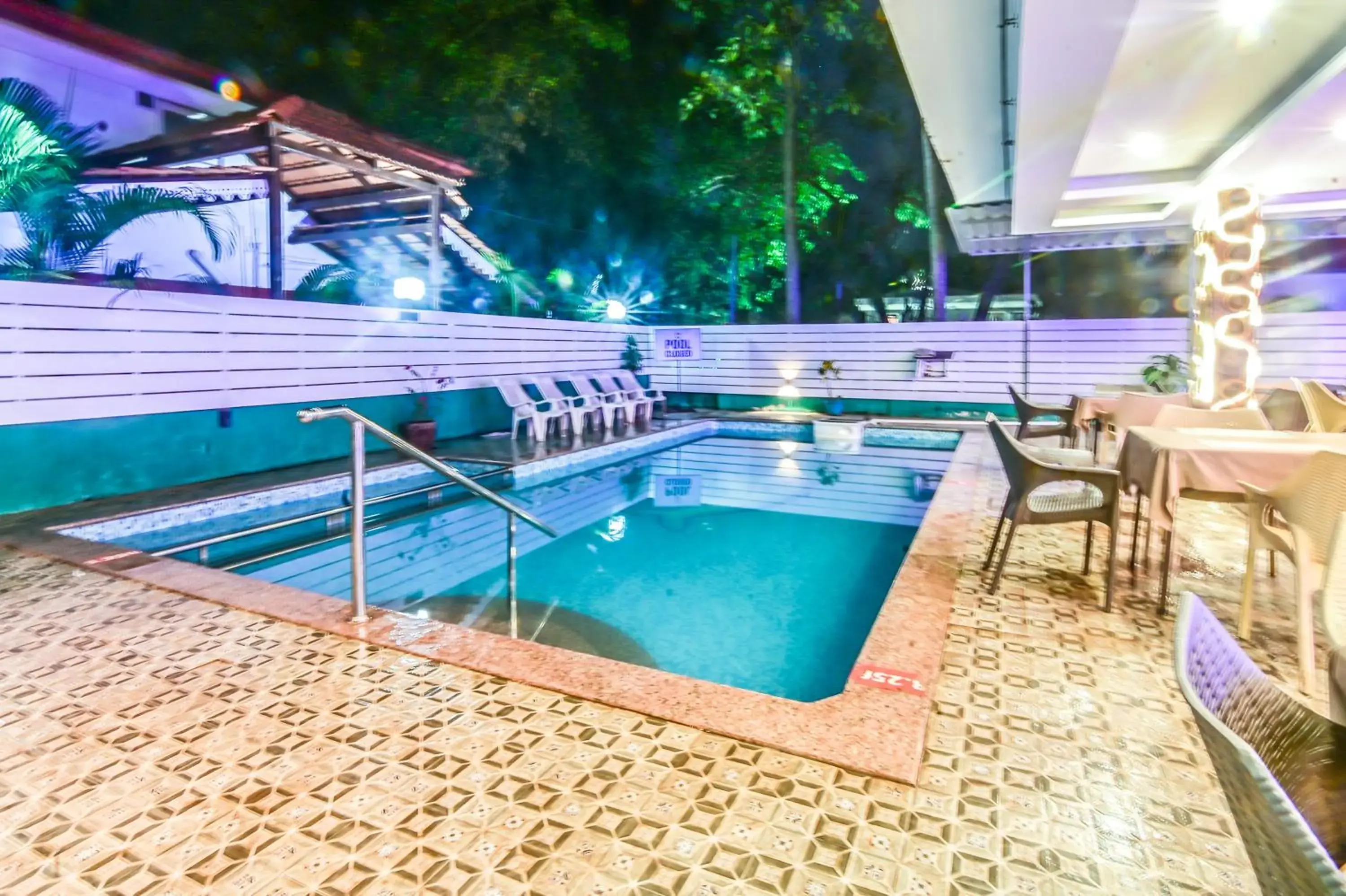 Restaurant/places to eat in De Falcon Goa Beach Resort Restaurant/places to eat in De Falcon Goa Beach Resort