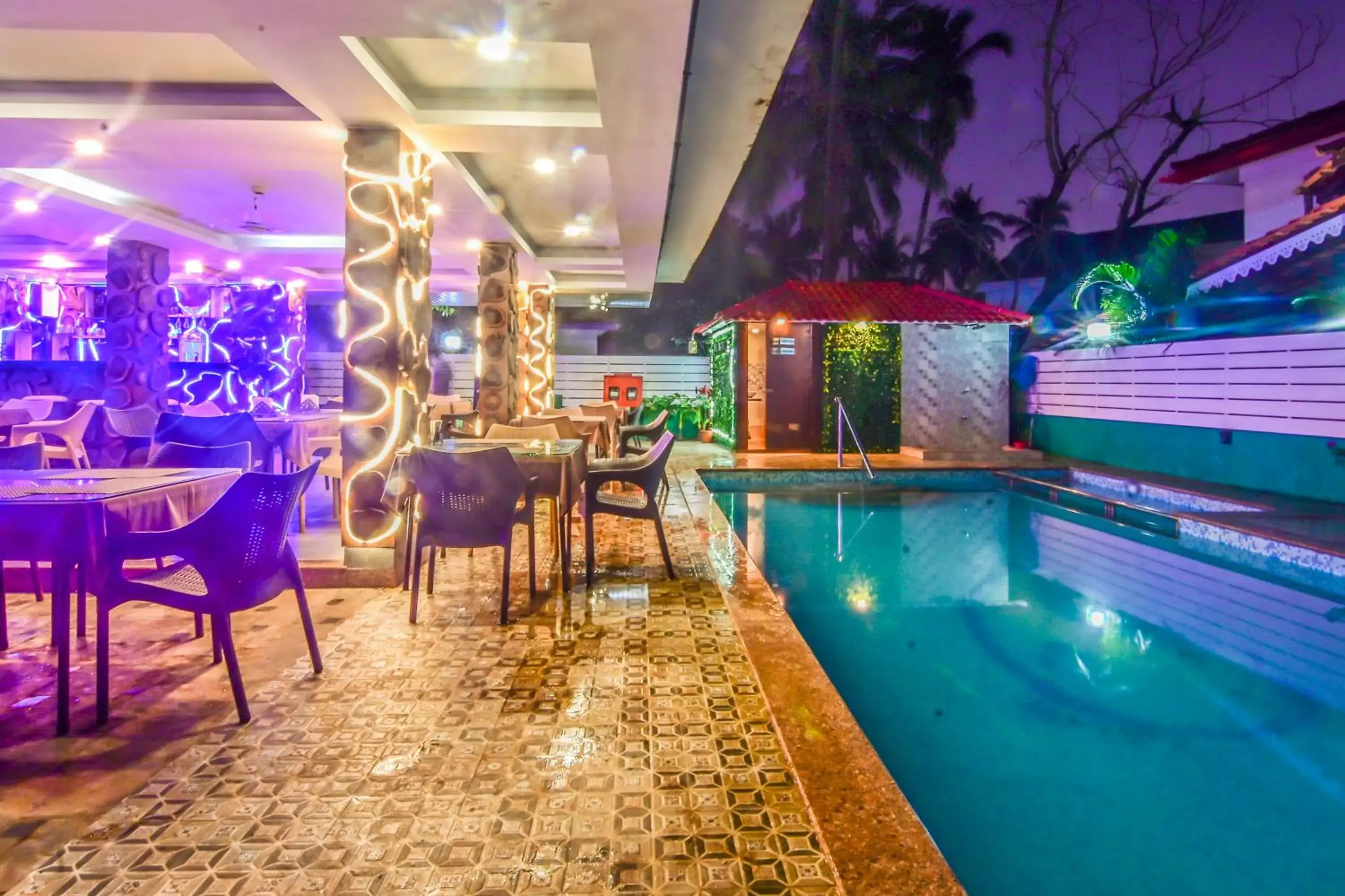 Swimming pool in De Falcon Goa Beach Resort Swimming pool in De Falcon Goa Beach Resort