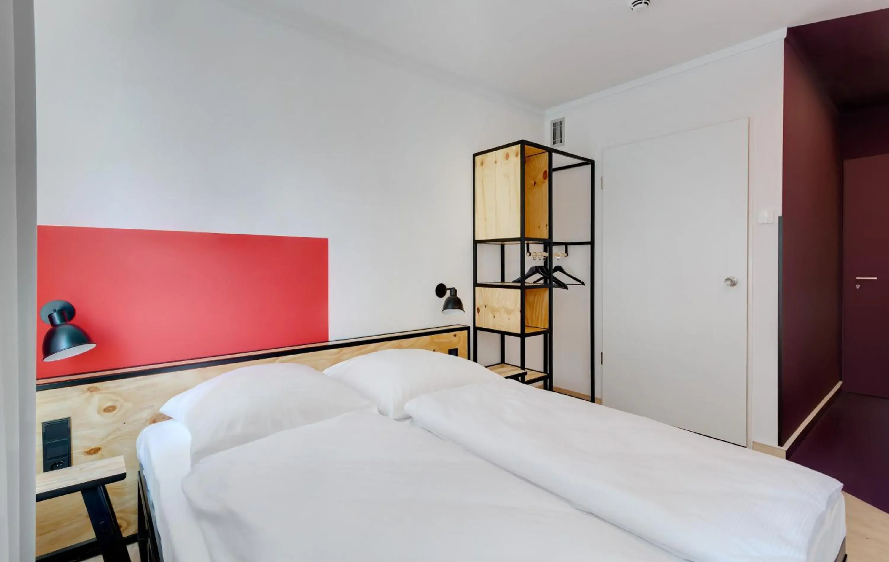 Double Room in MEININGER Hotel Leipzig Hauptbahnhof Double Room in MEININGER Hotel Leipzig Hauptbahnhof