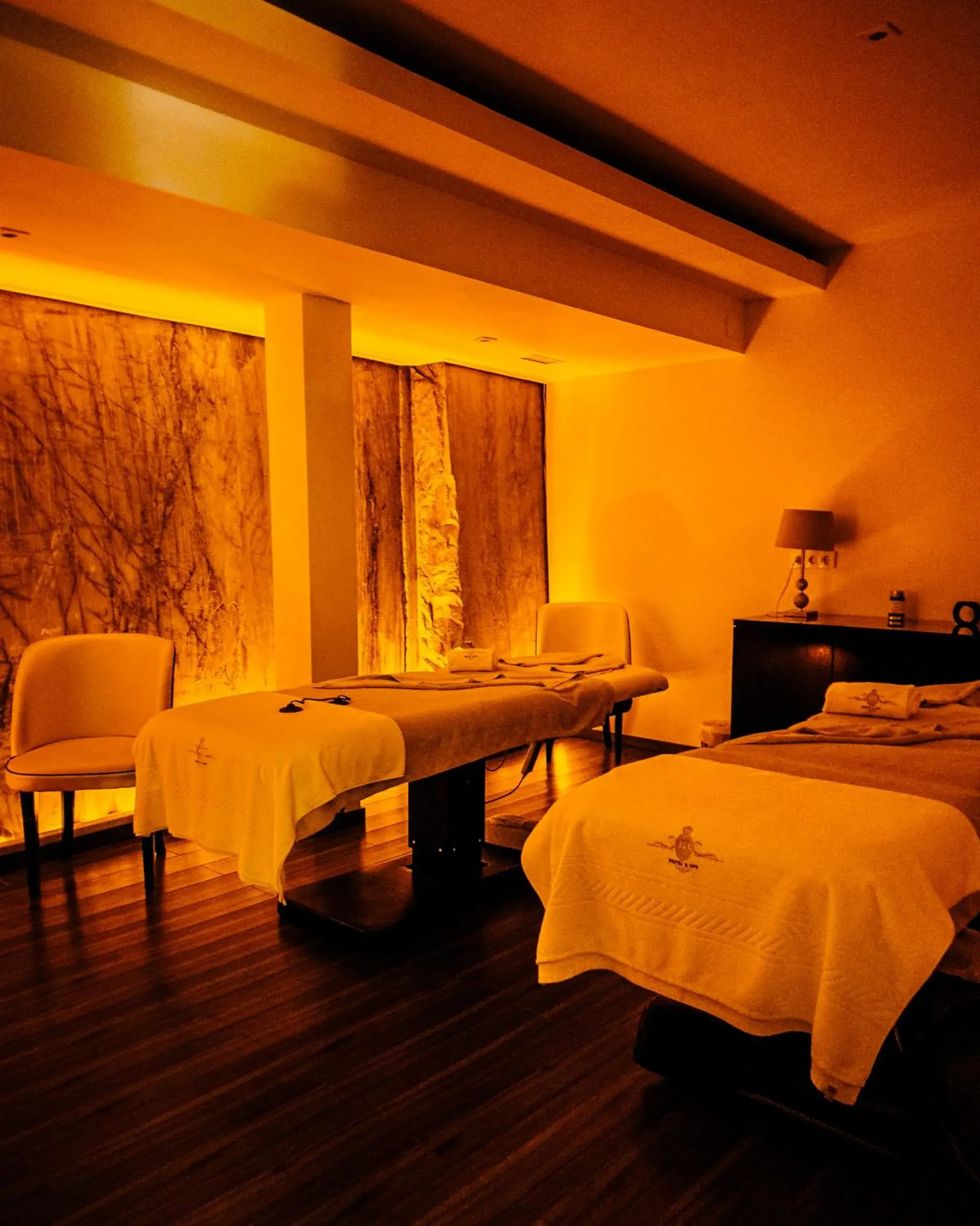 Massage, Bed in Alentejo Marmòris Hotel & Spa Massage, Bed in Alentejo Marmòris Hotel & Spa