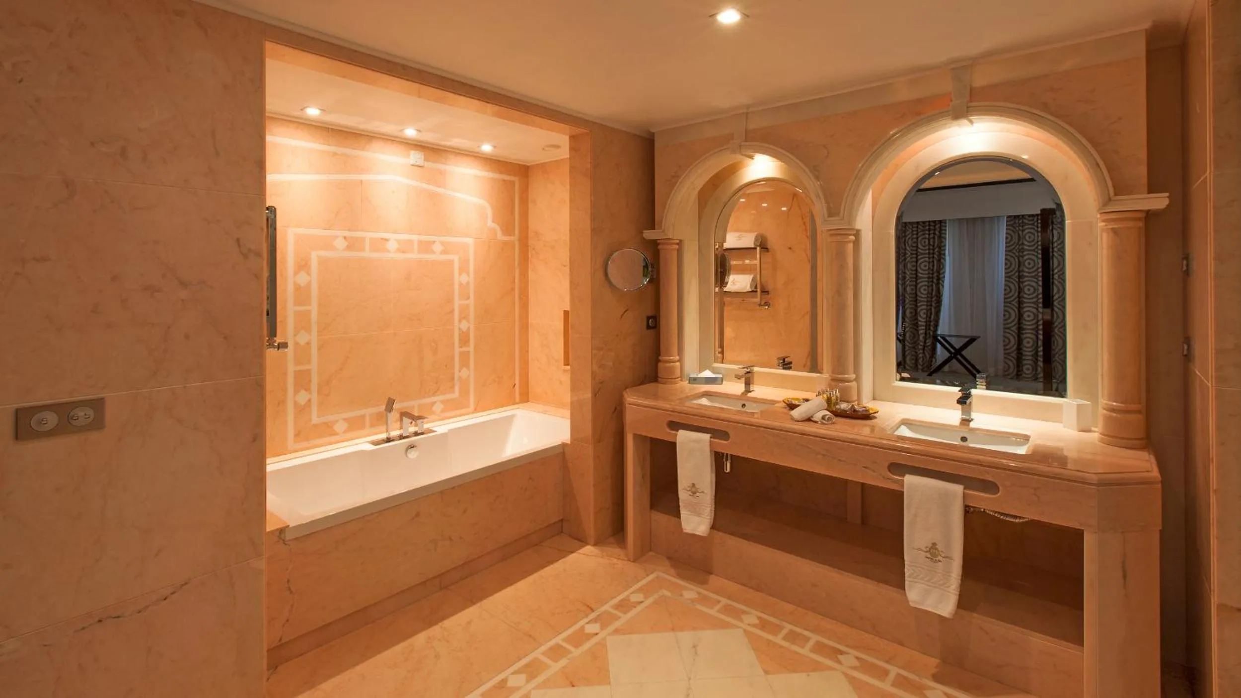 Shower in Alentejo Marmòris Hotel & Spa