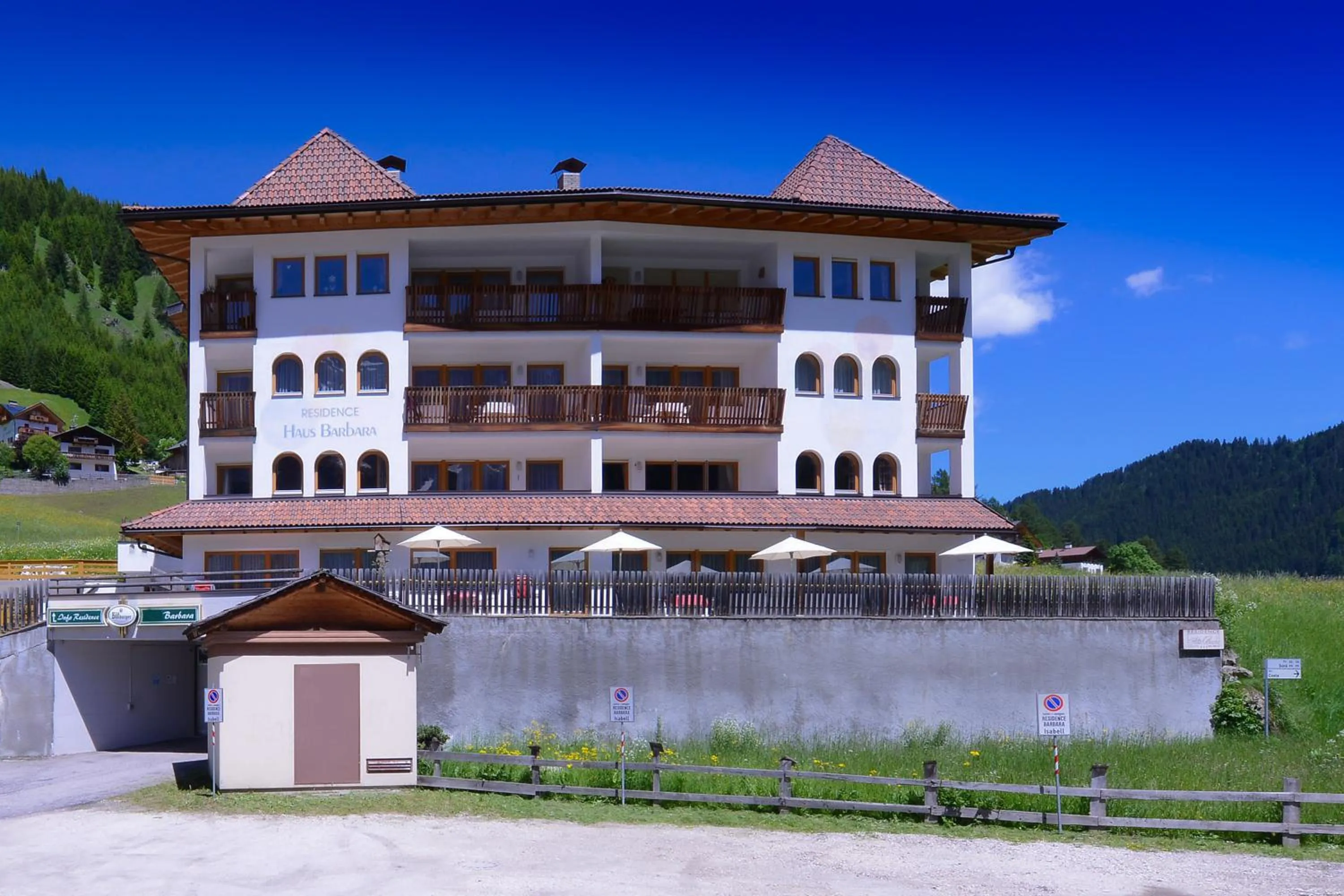 Facade/entrance in Residence Barbara