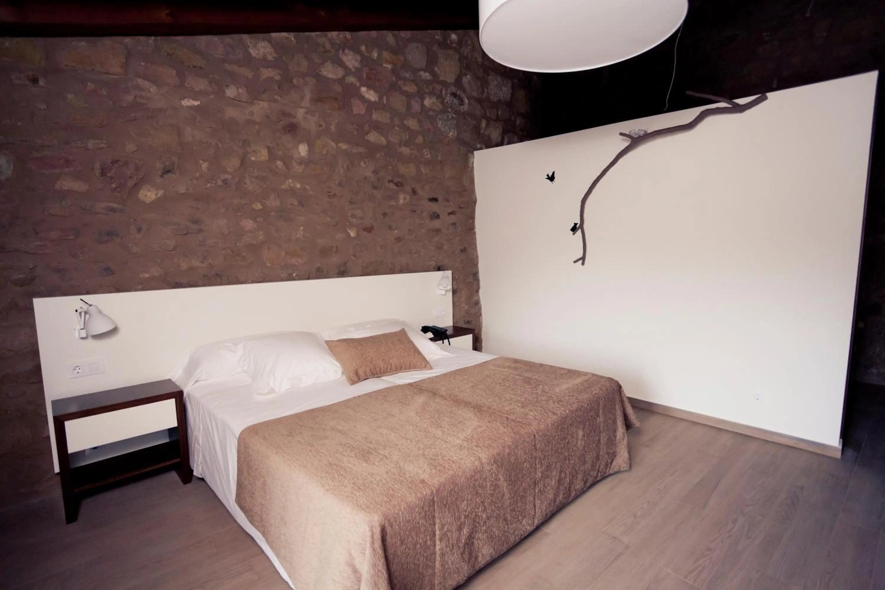 Photo of the whole room, Bed in Hotel Restaurante Masía la Torre
