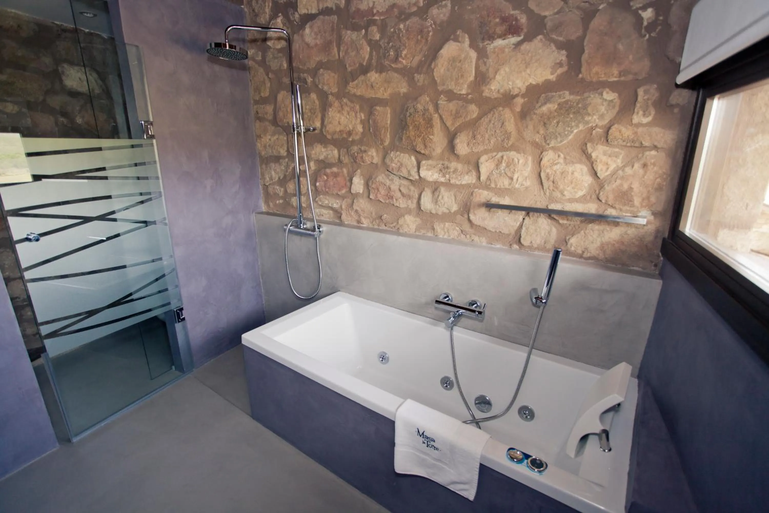 Bathroom in Hotel Restaurante Masía la Torre